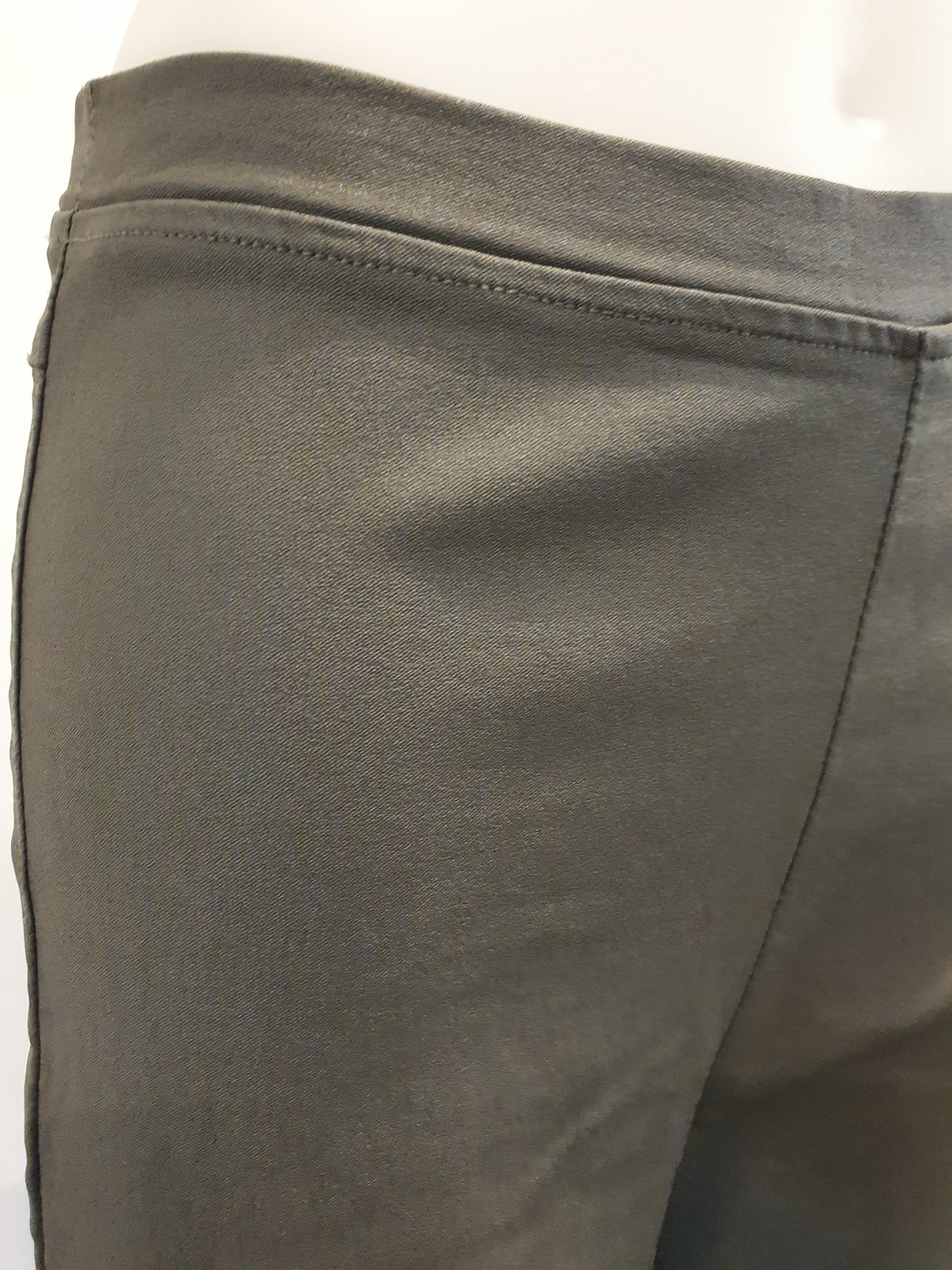 Vassalli Coated Pants - Size 10