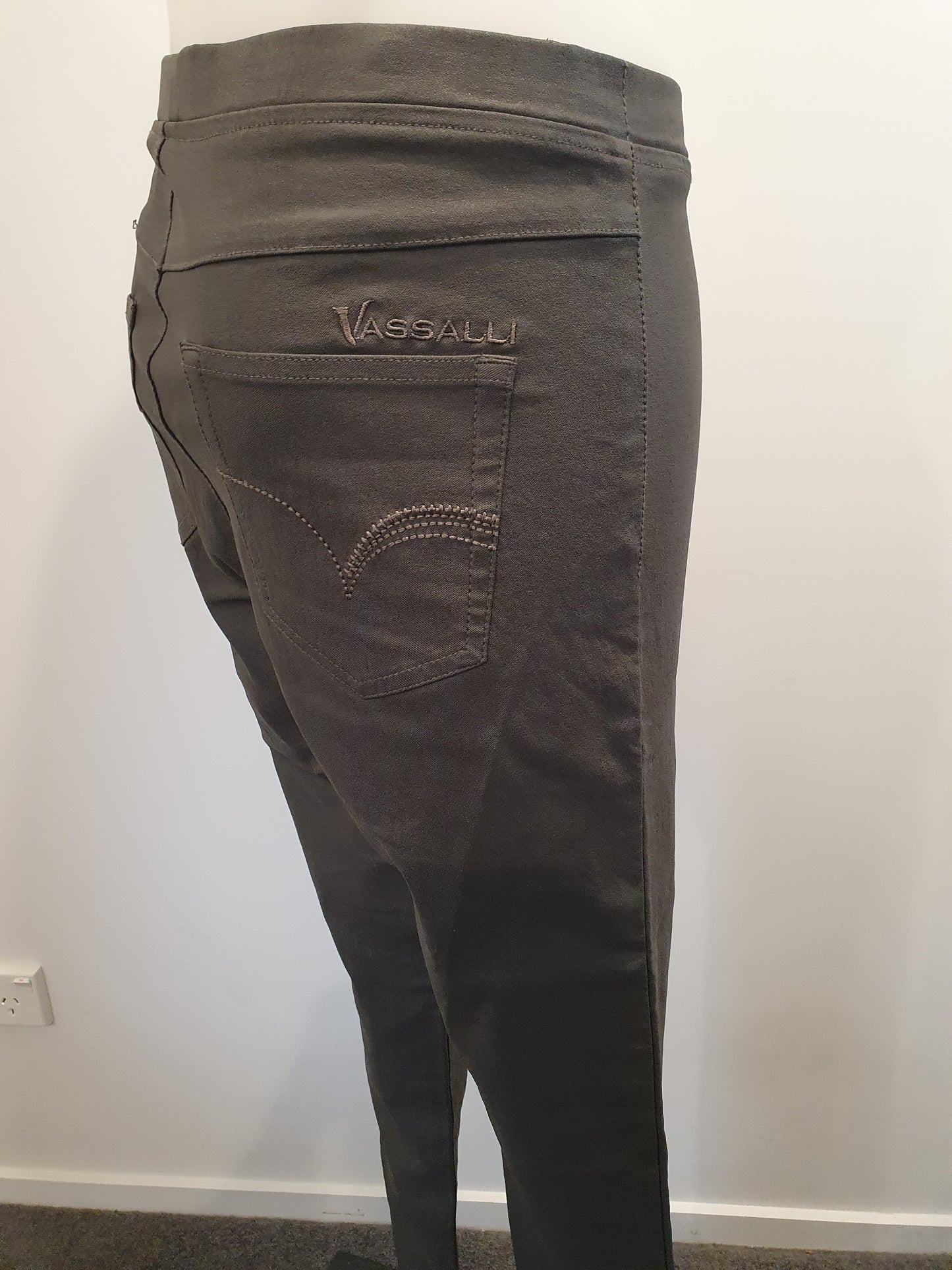 Vassalli Coated Pants - Size 10