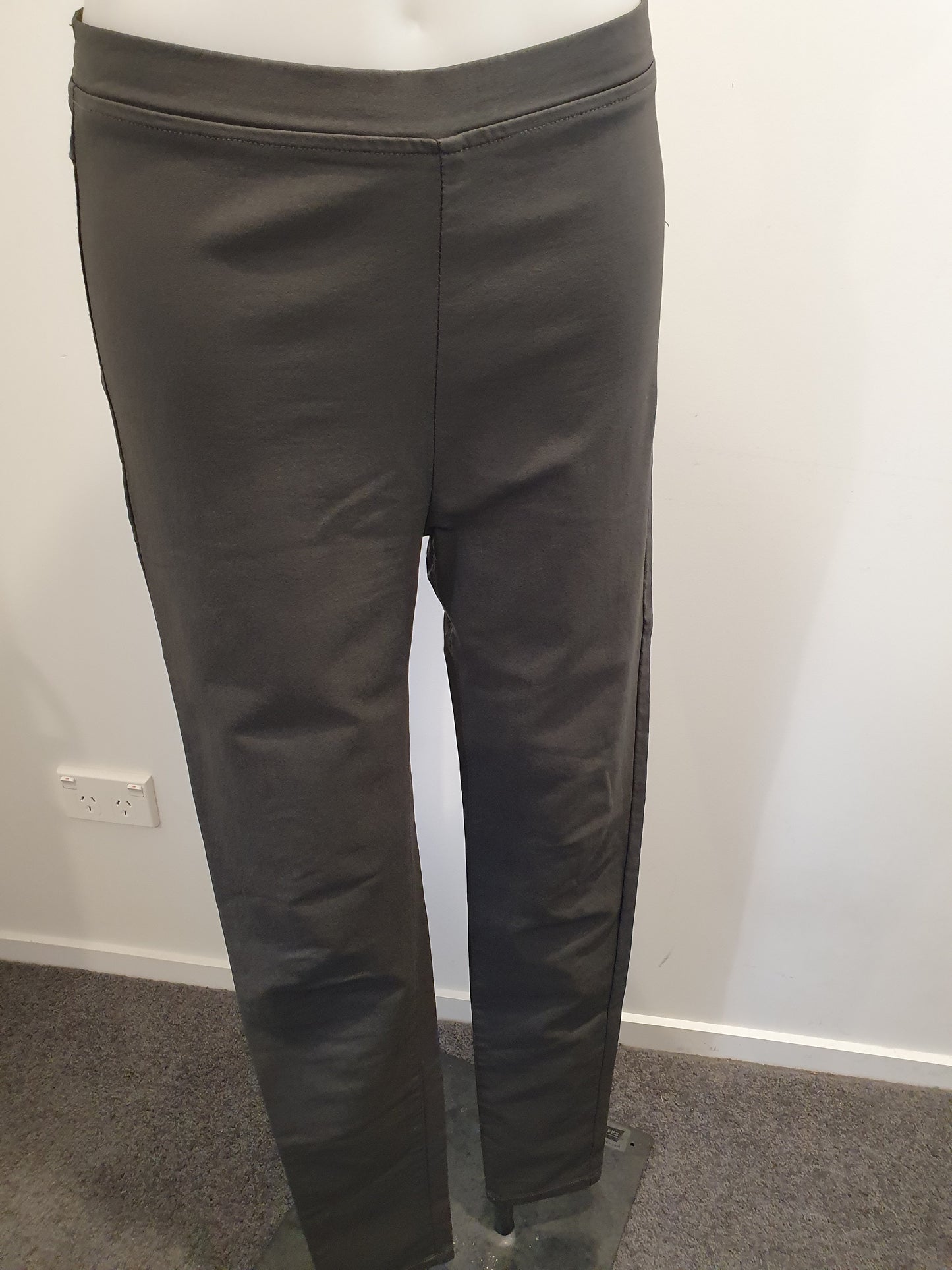 Vassalli Coated Pants - Size 10