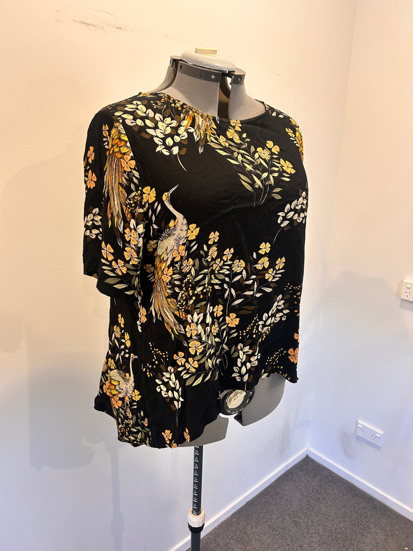 Whistle Top - Size 18 (petite)