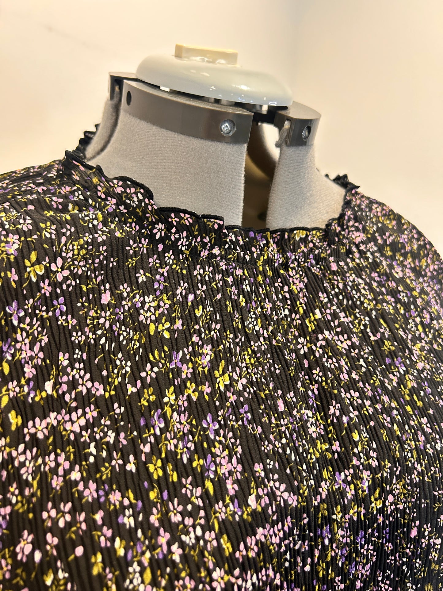 Gloss (by Shineon) Top - Size 18 (BNWT)