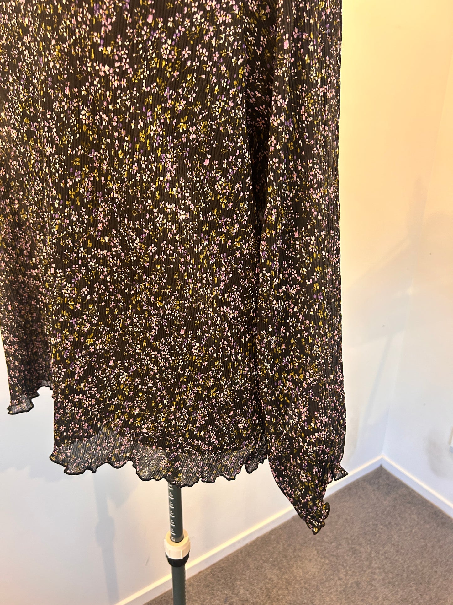 Gloss (by Shineon) Top - Size 18 (BNWT)