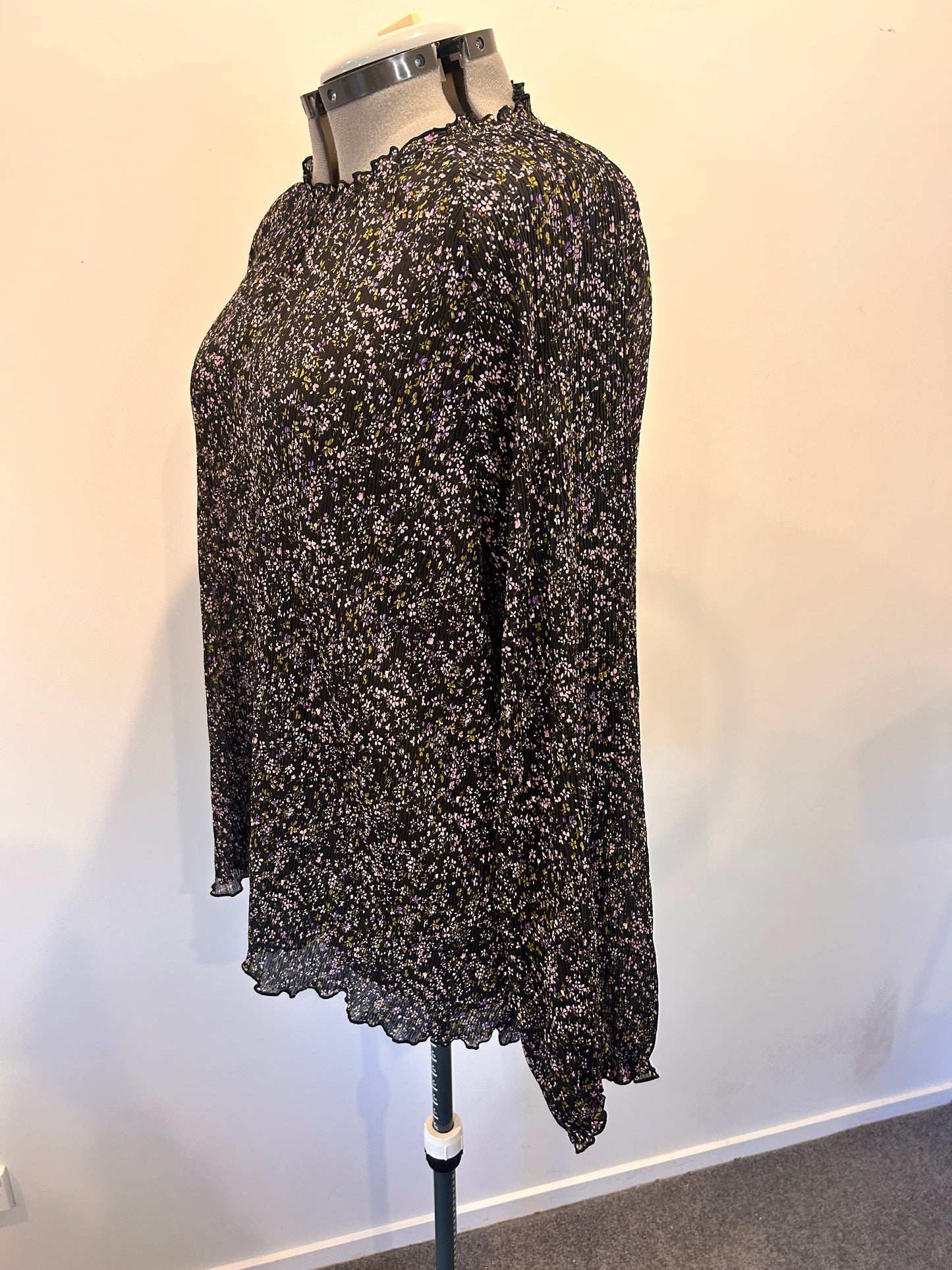 Gloss (by Shineon) Top - Size 18 (BNWT)