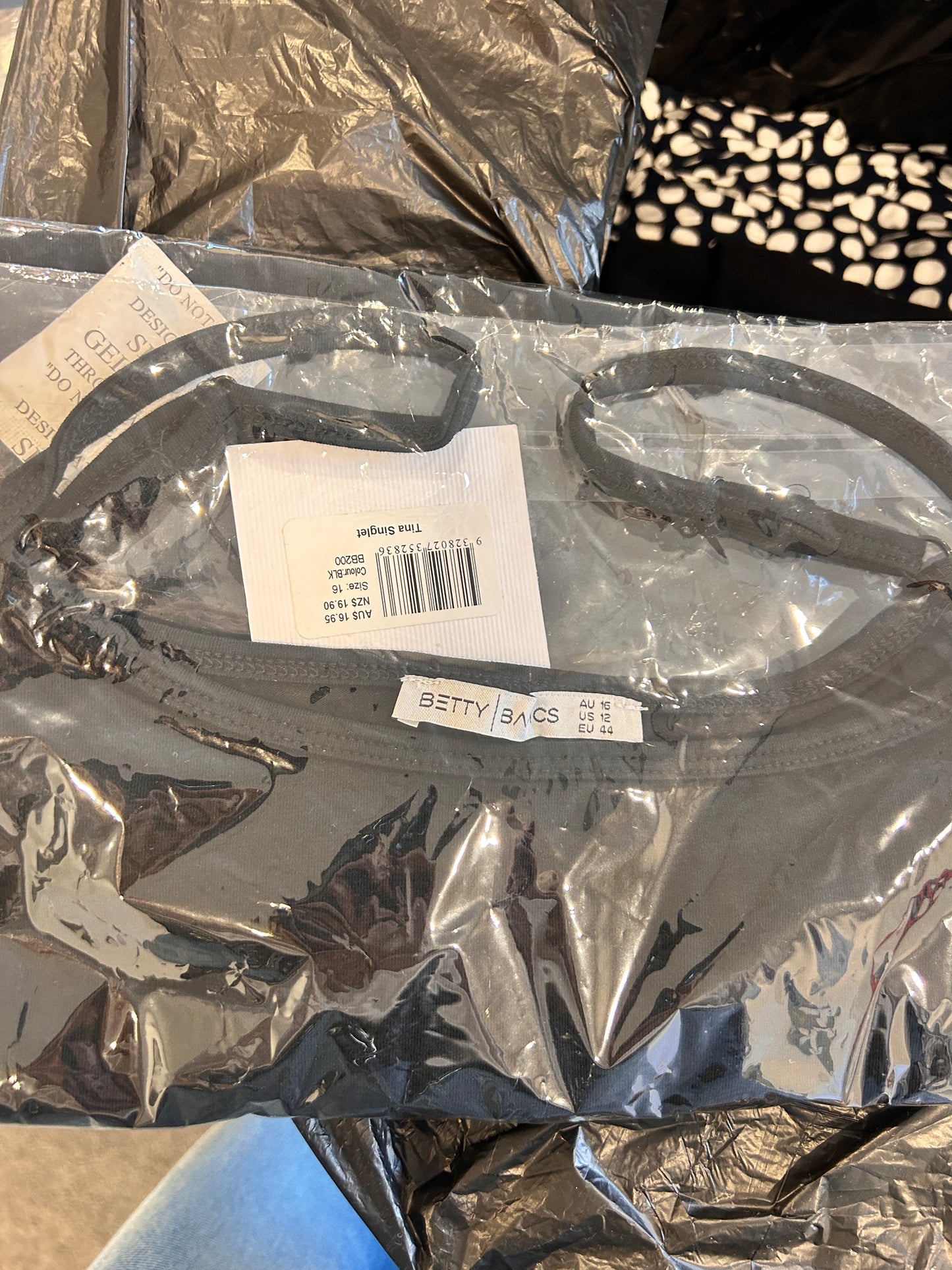 Betty Basics Singlet - Size 16 (BNWT)