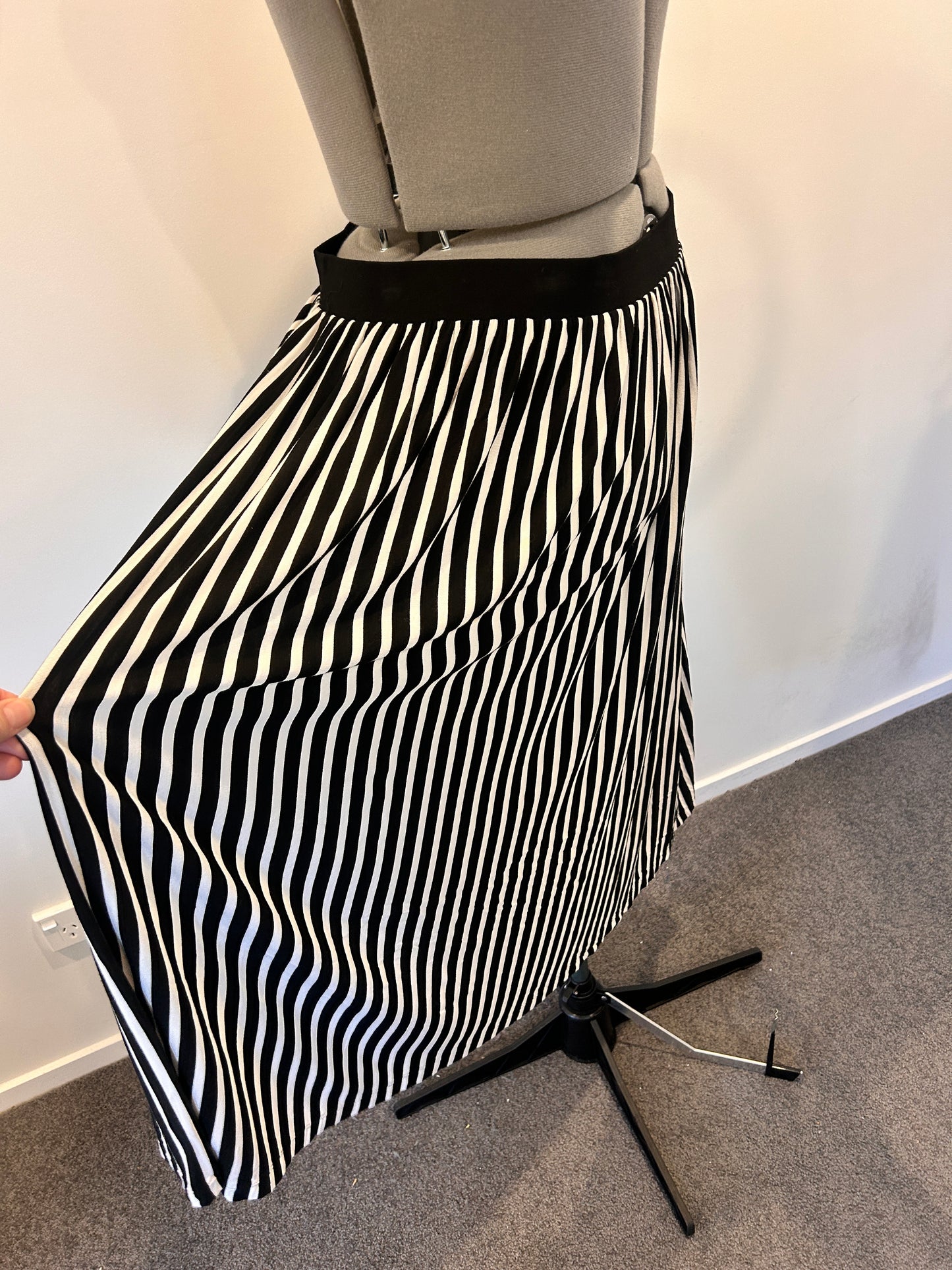 Alexia Skirt - Size 18