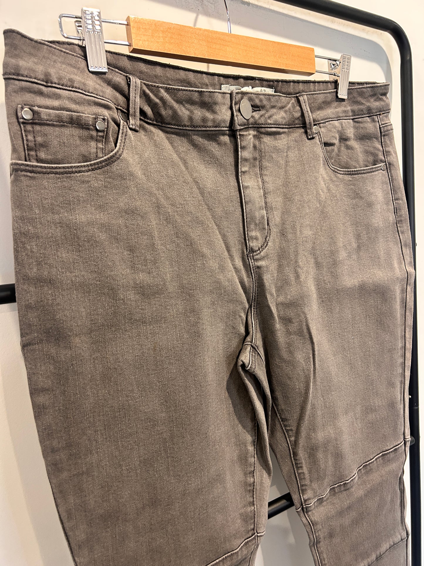 Ezibuy Skinny Jeans - Size 16 (BNWT)