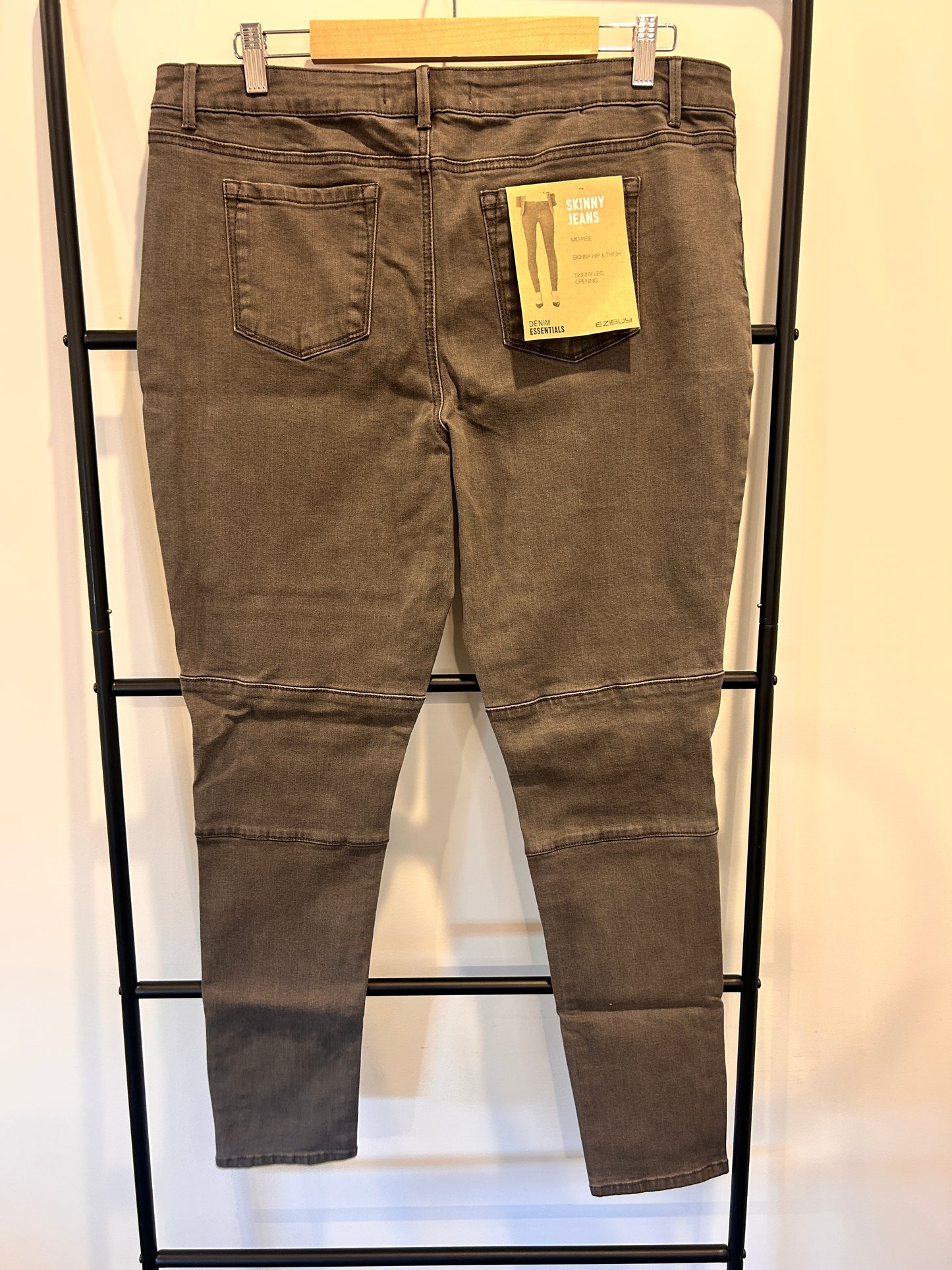 Ezibuy Skinny Jeans - Size 16 (BNWT)