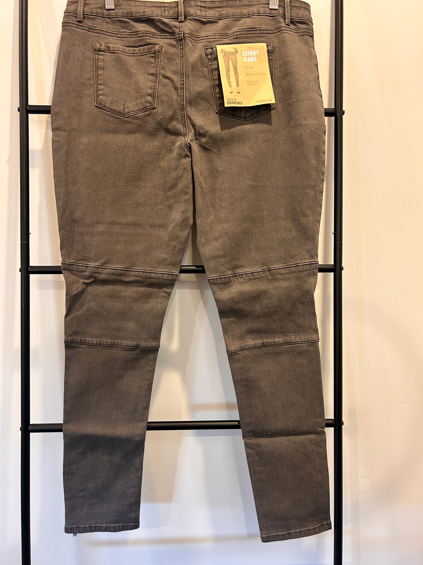 Ezibuy Skinny Jeans - Size 16 (BNWT)