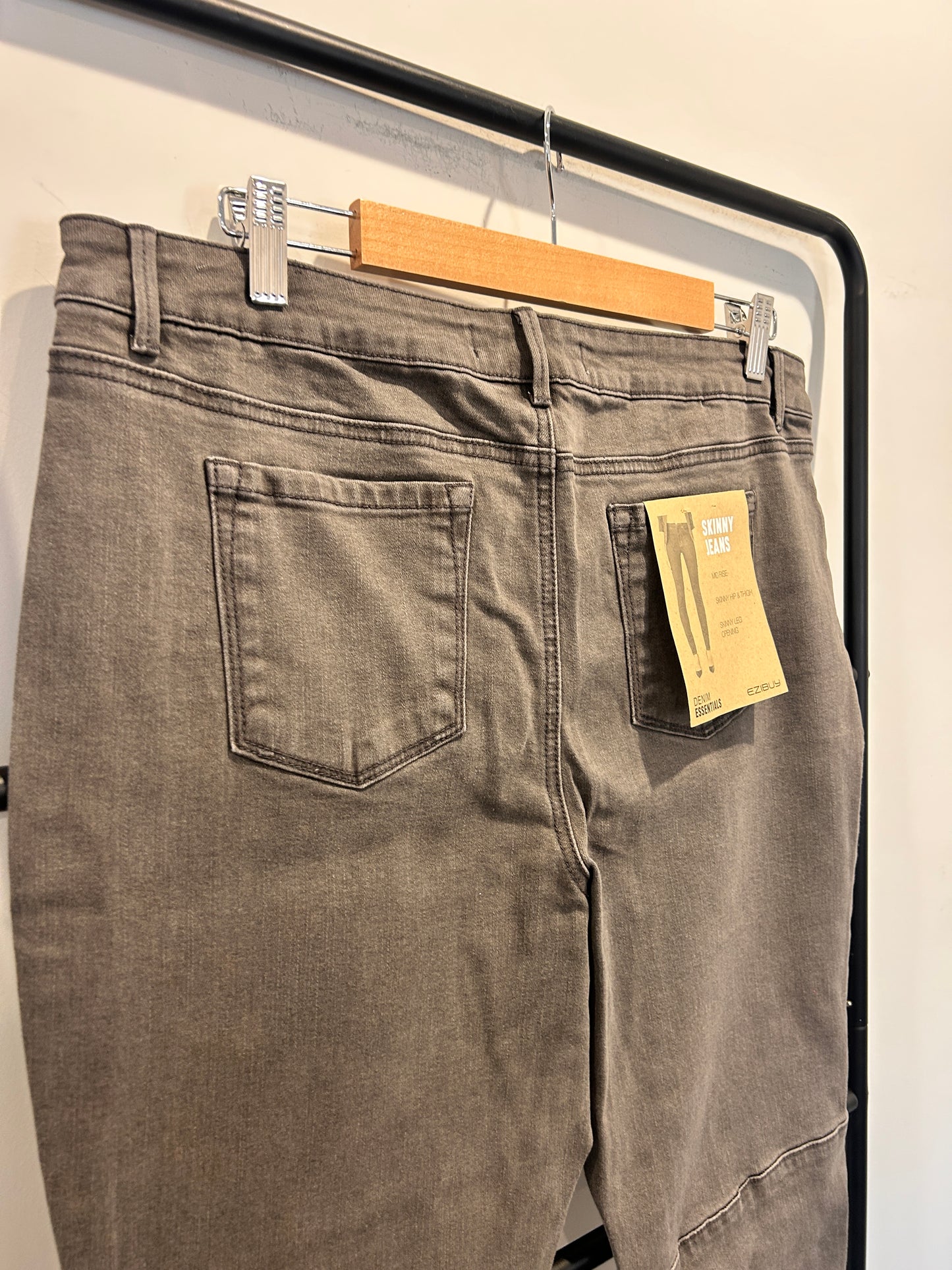 Ezibuy Skinny Jeans - Size 16 (BNWT)