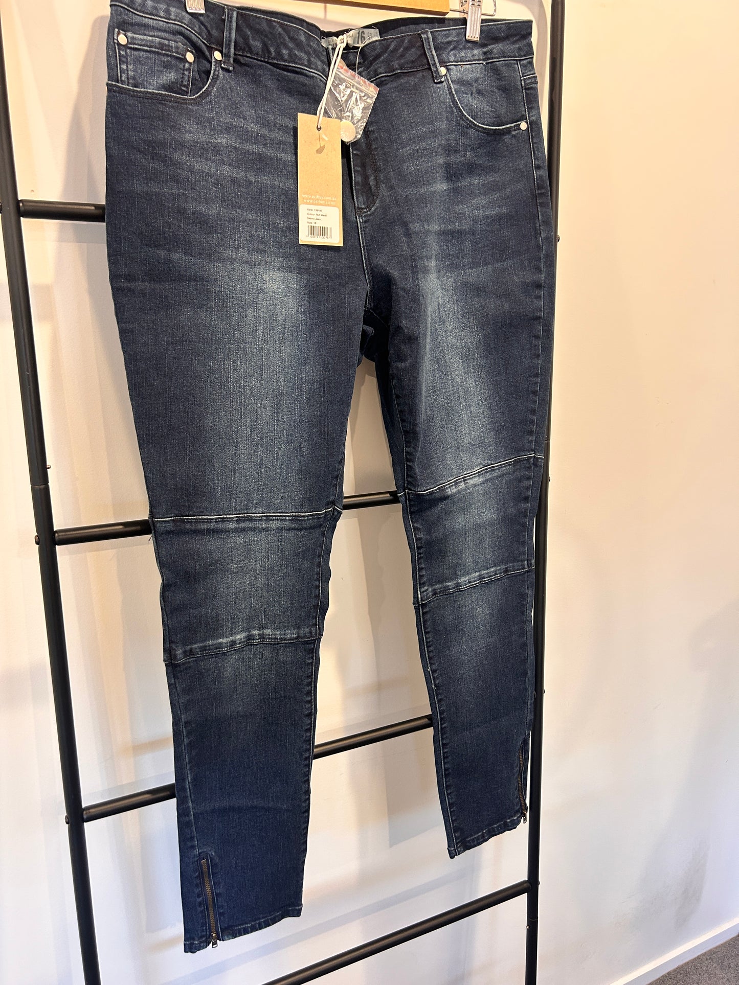 Ezibuy Skinny Jeans - Size 16 (BNWT)