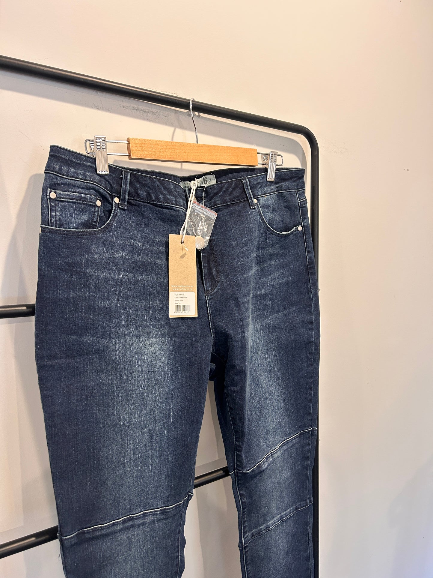 Ezibuy Skinny Jeans - Size 16 (BNWT)