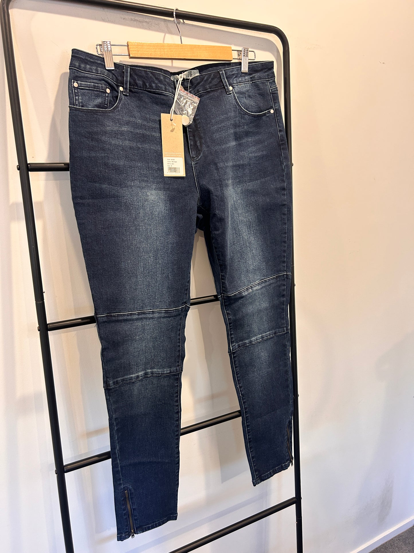 Ezibuy Skinny Jeans - Size 16 (BNWT)