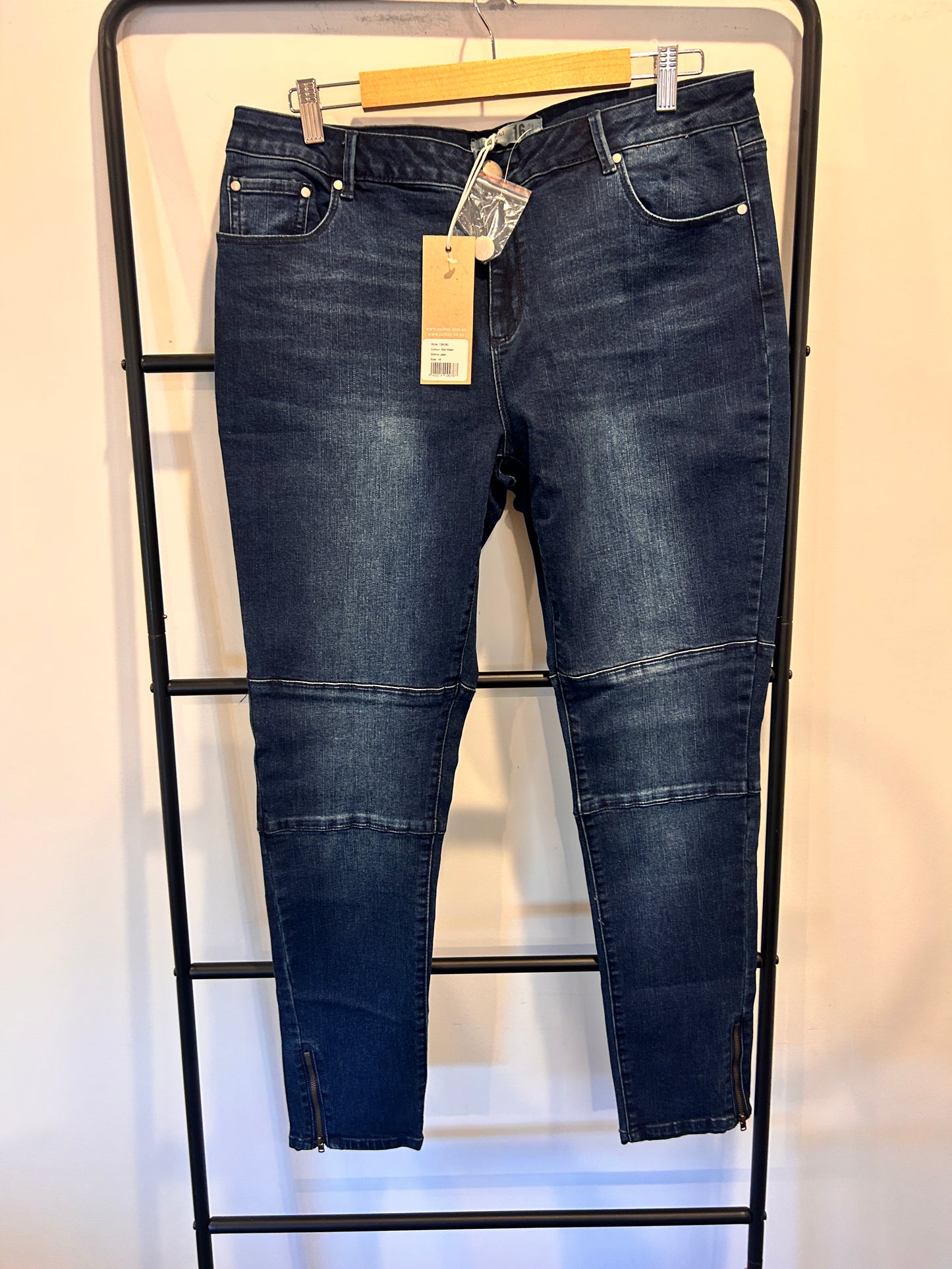 Ezibuy Skinny Jeans - Size 16 (BNWT)