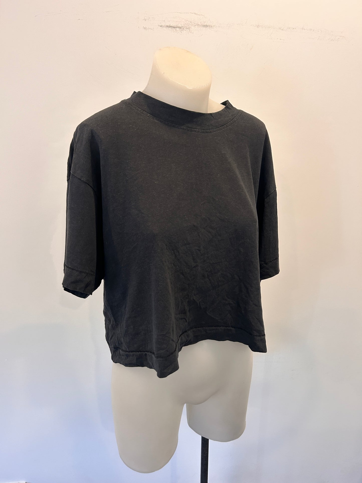 Commoners Cropped TShirt - Size 6