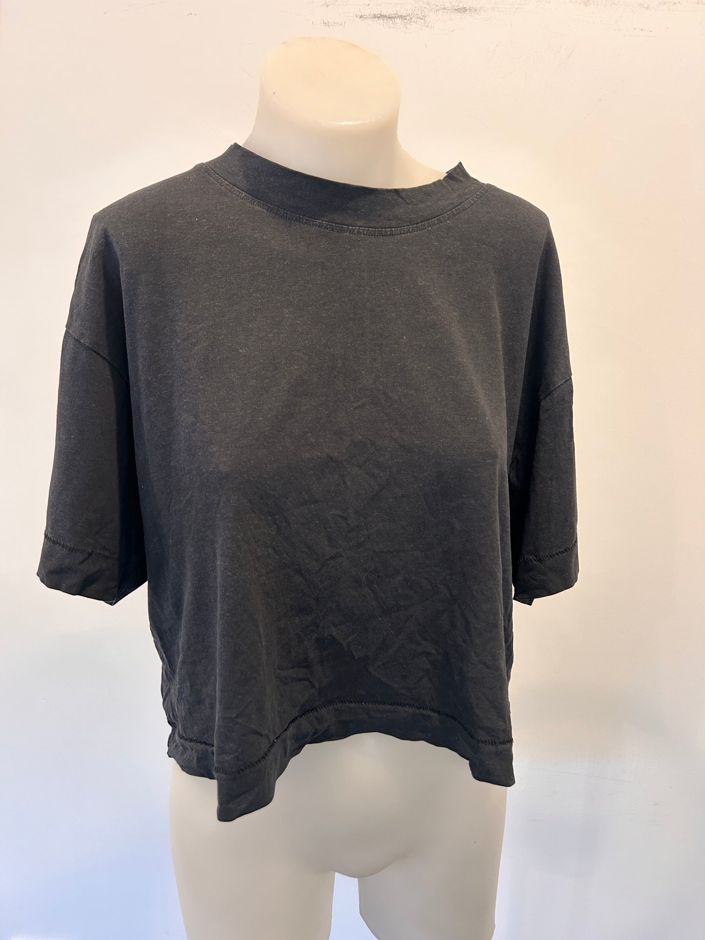 Commoners Cropped TShirt - Size 6