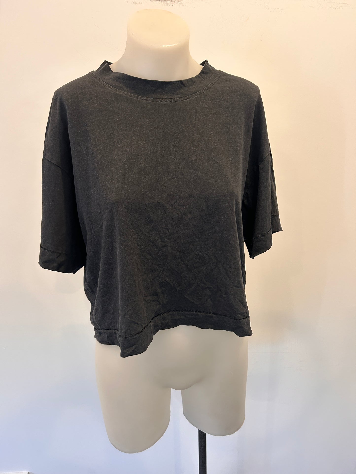 Commoners Cropped TShirt - Size 6