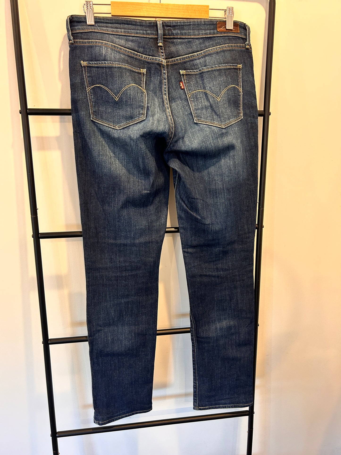 Levis jeans - Size 30 (12)