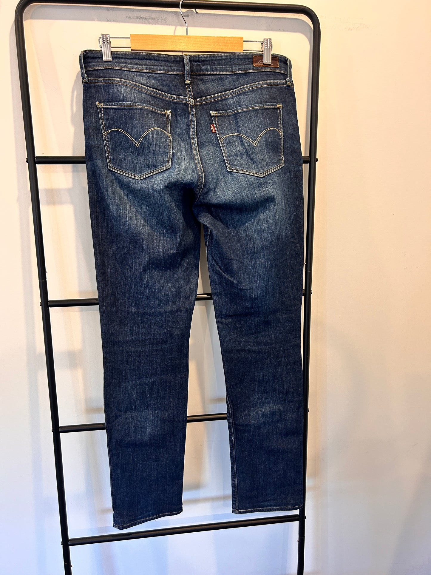 Levis jeans - Size 30 (12)