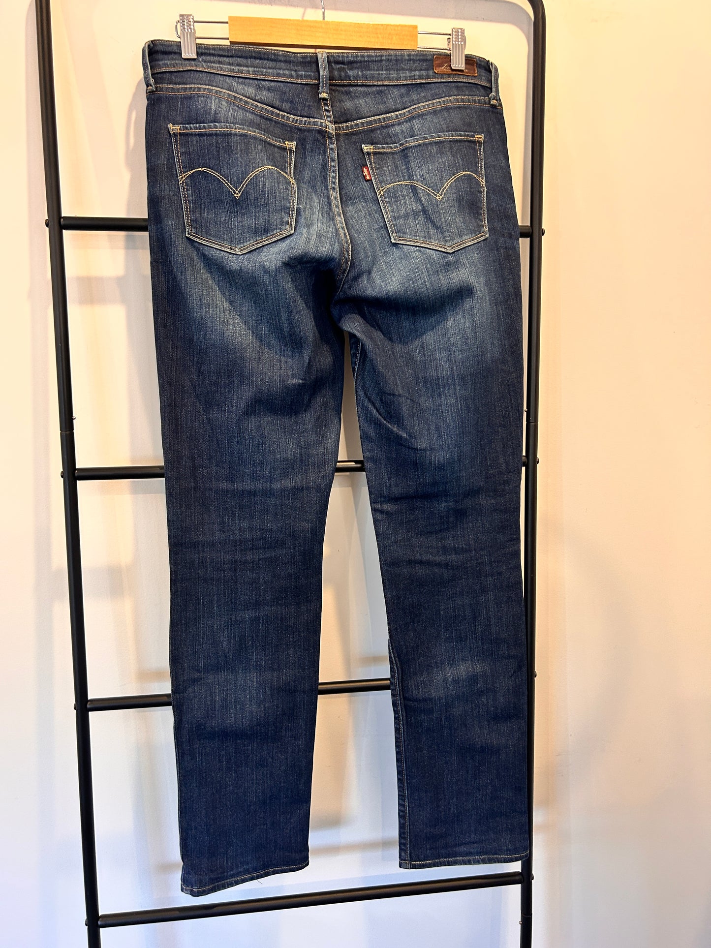 Levis jeans - Size 30 (12)