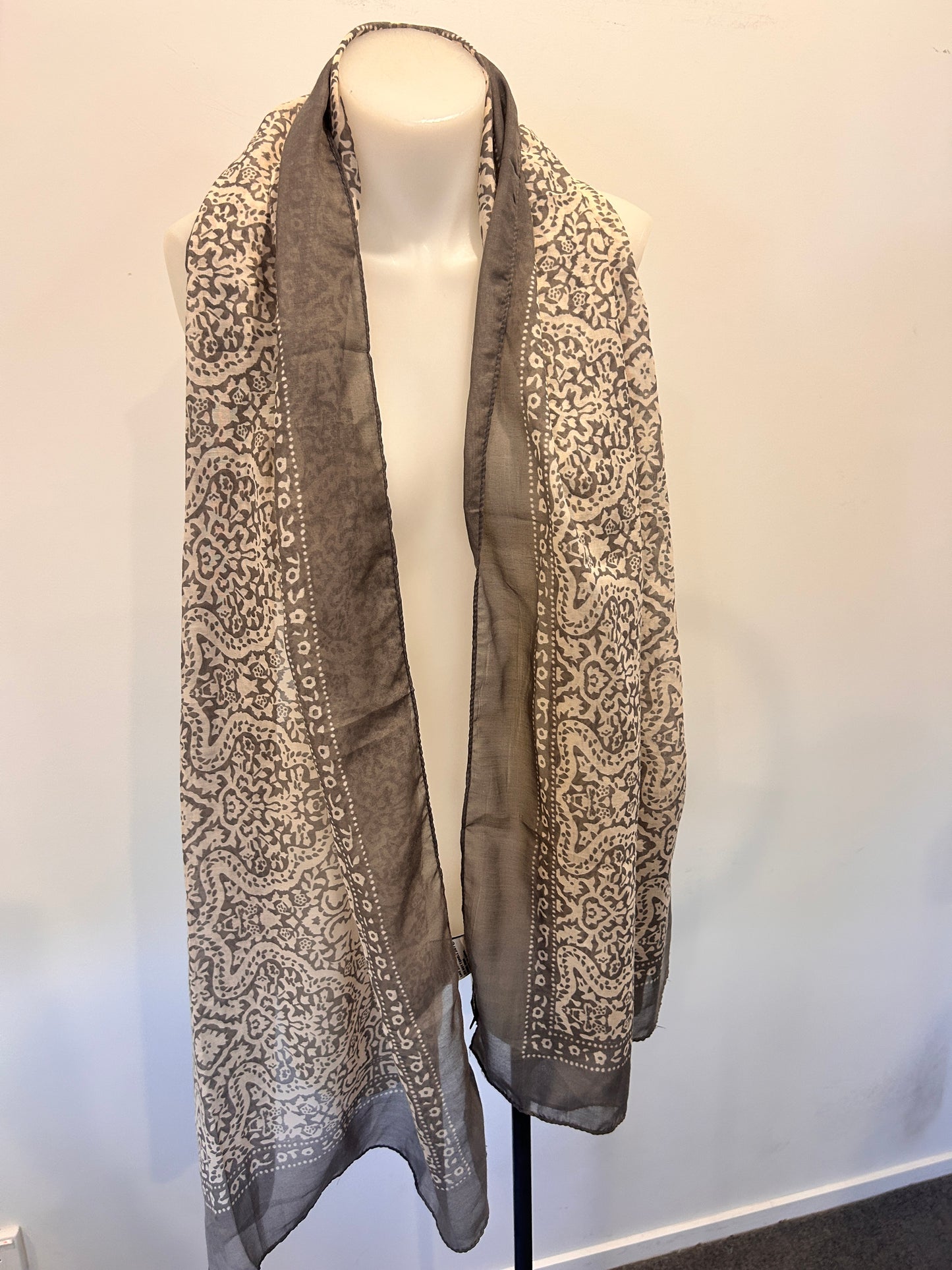 Brand Unknown Scarf - OS