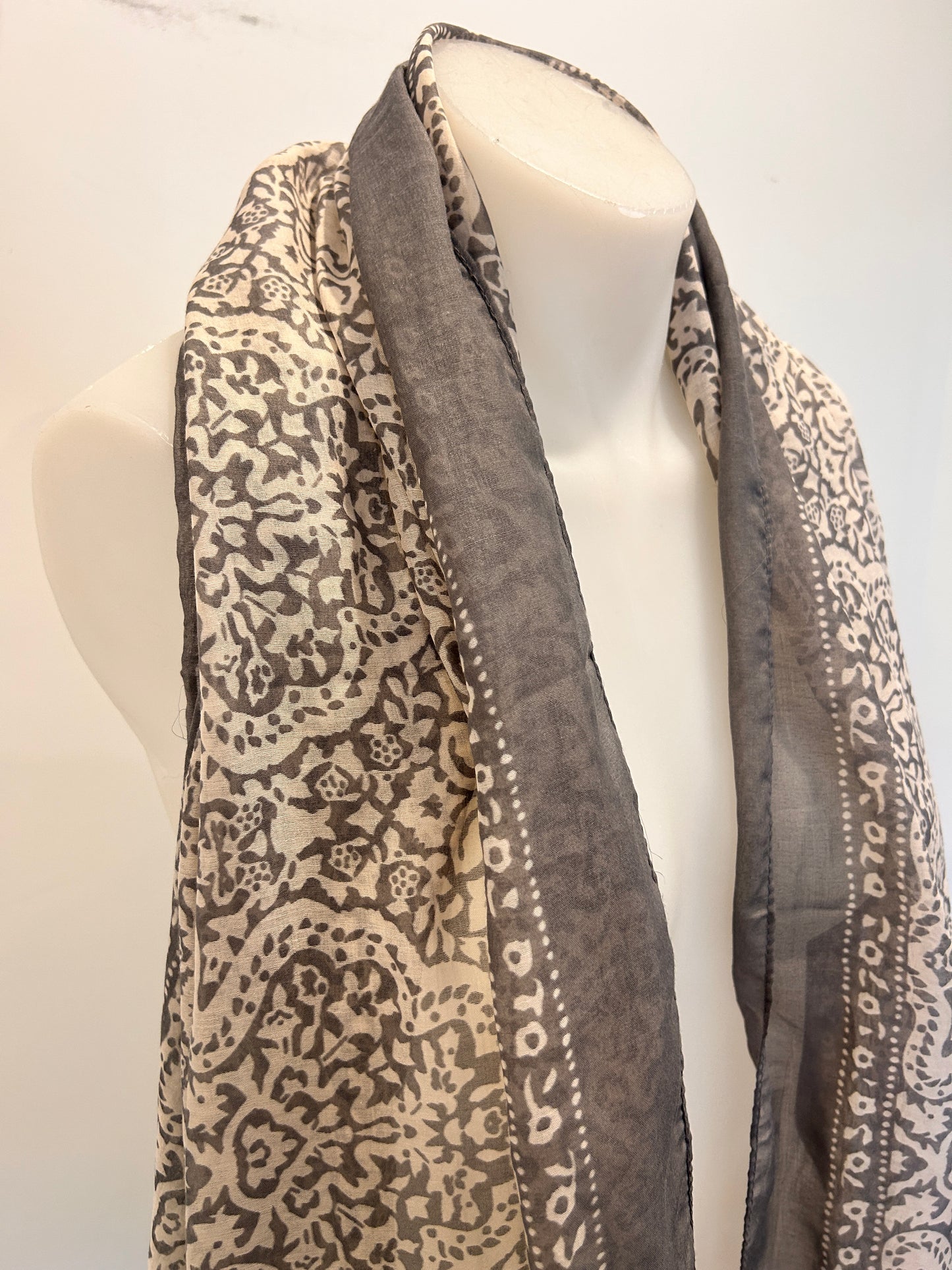 Brand Unknown Scarf - OS