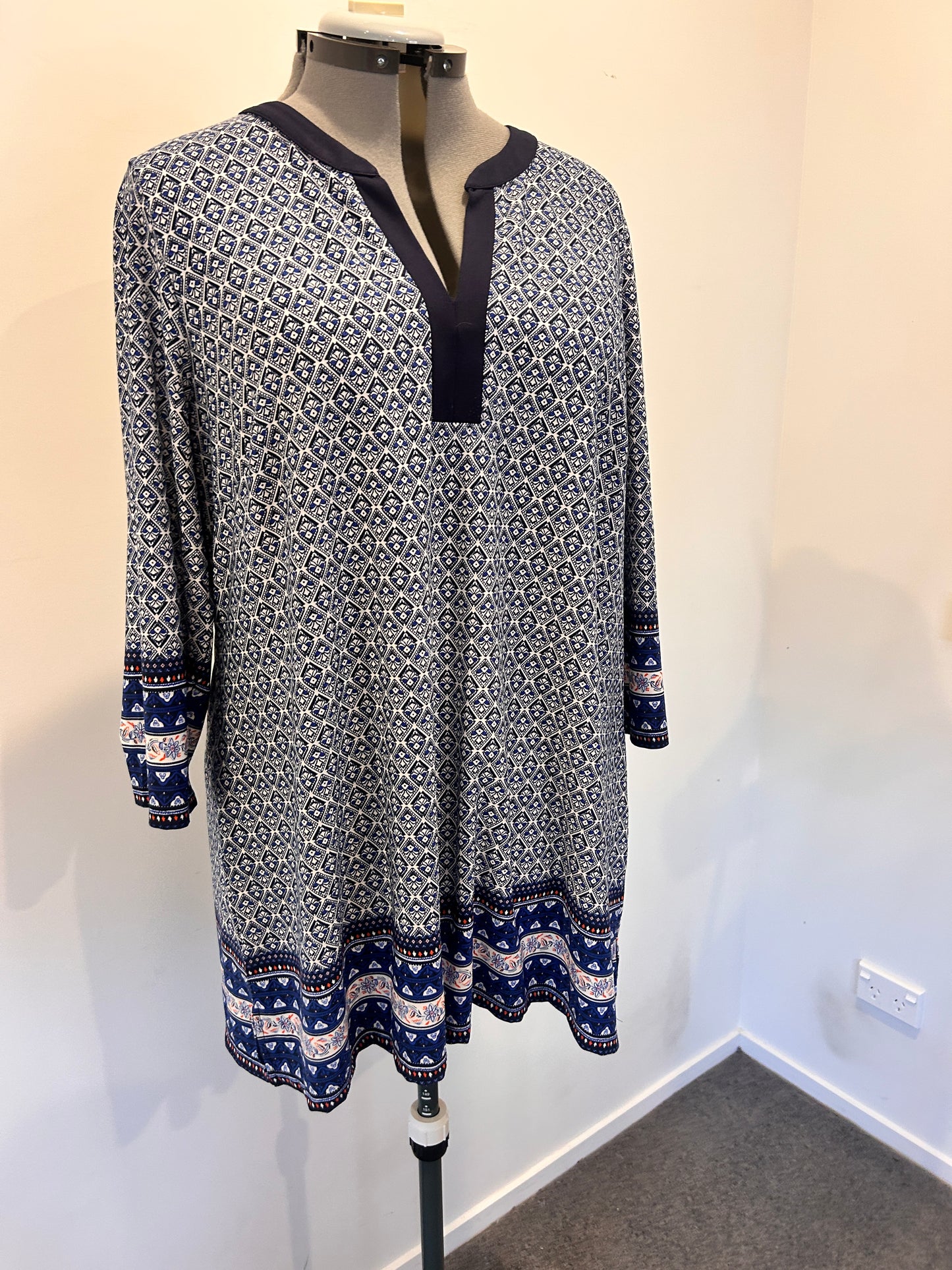 Sara Top - Size 22