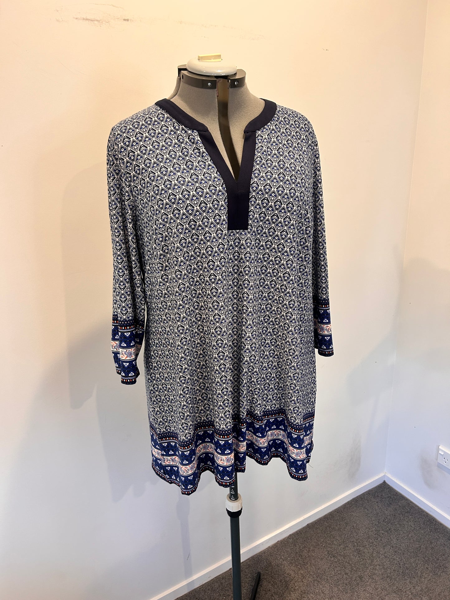 Sara Top - Size 22