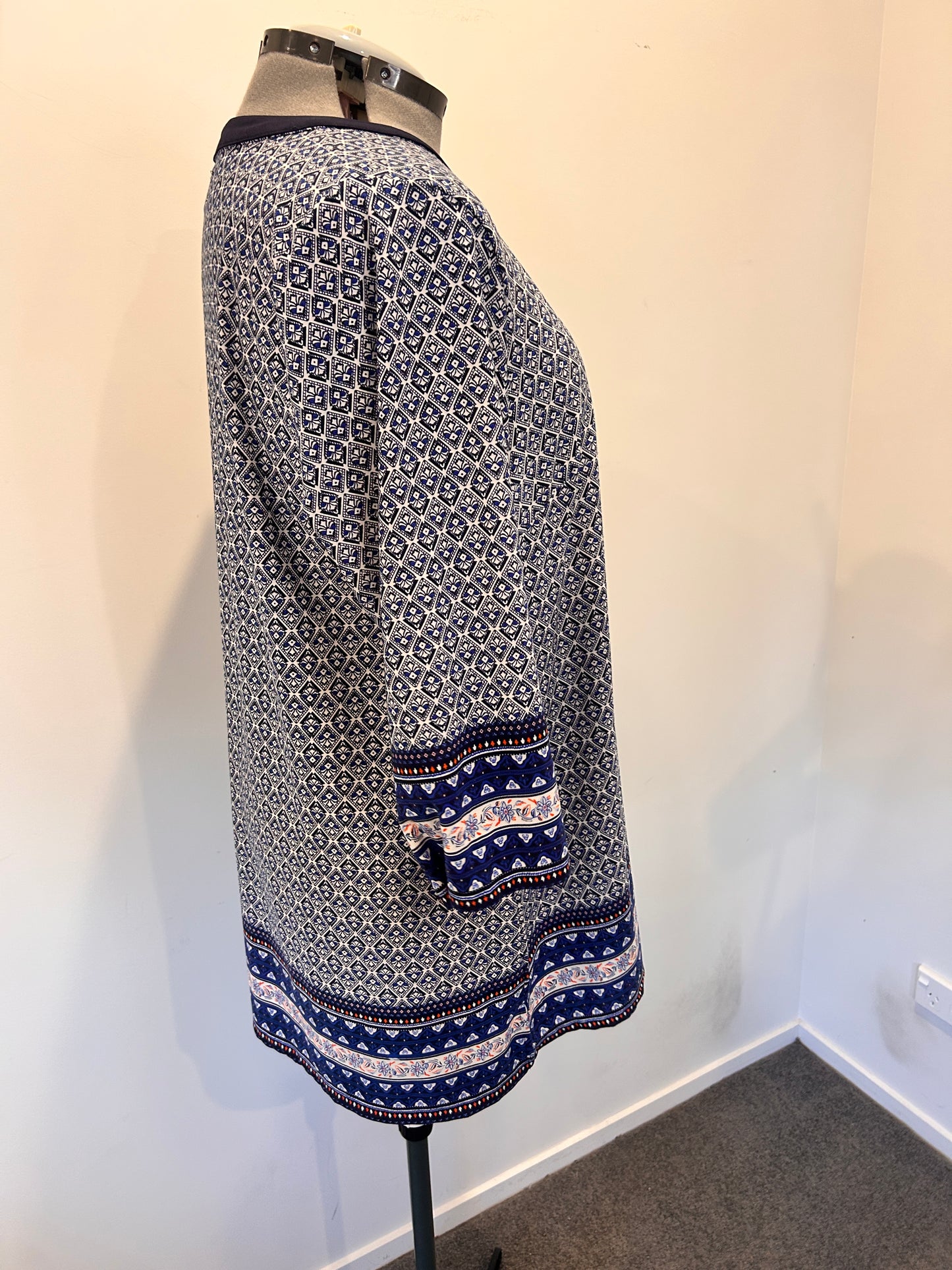 Sara Top - Size 22