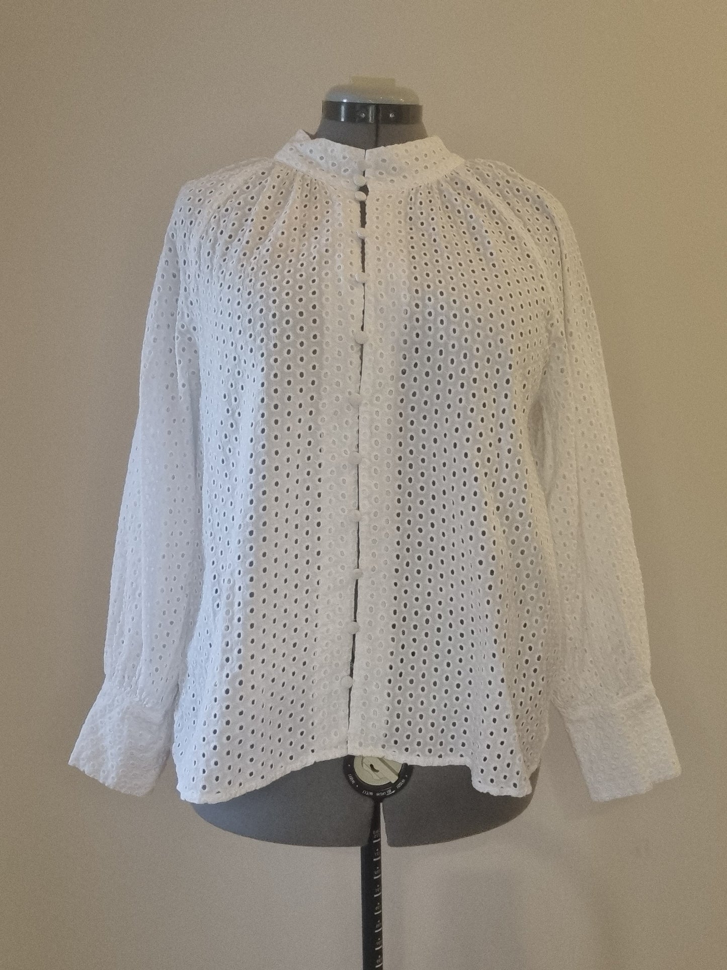 Decjuba Broderie Shirt - Size 14