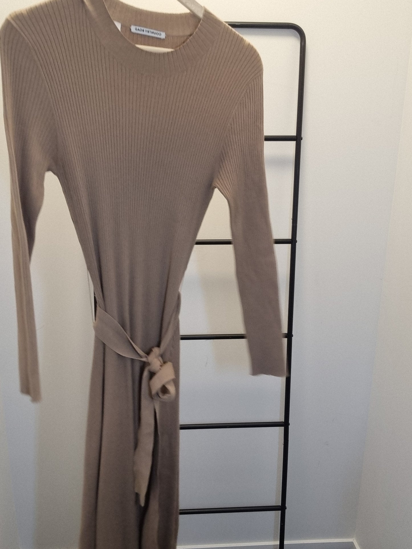 Country Road longsleeve ribbed maxi dress - Size L