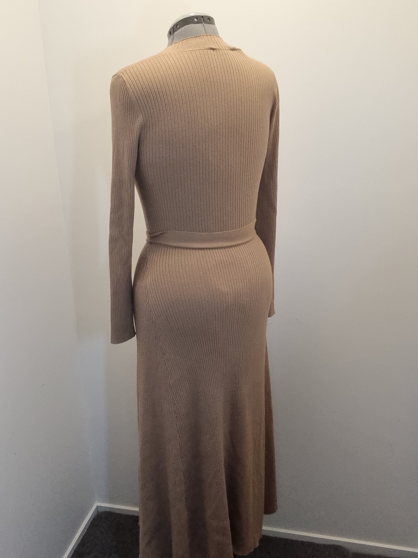 Country Road longsleeve ribbed maxi dress - Size L