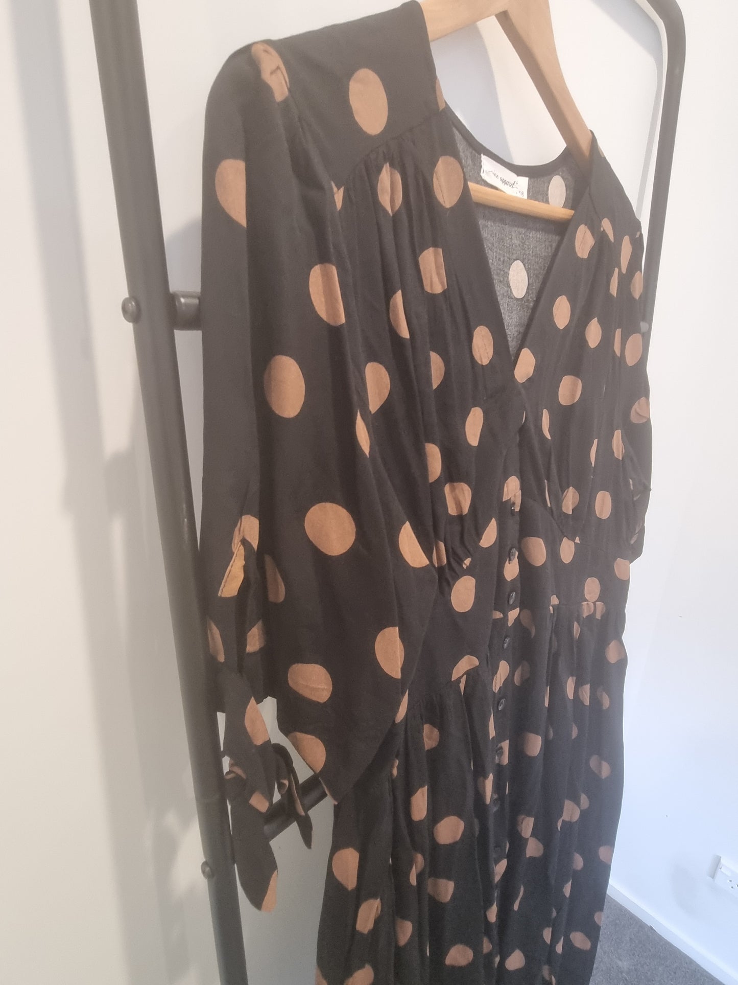 Vine Apparel Dress - Size 18