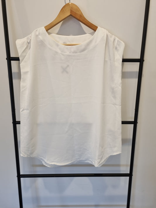 HomeLee Sleeveless Top - Size 8