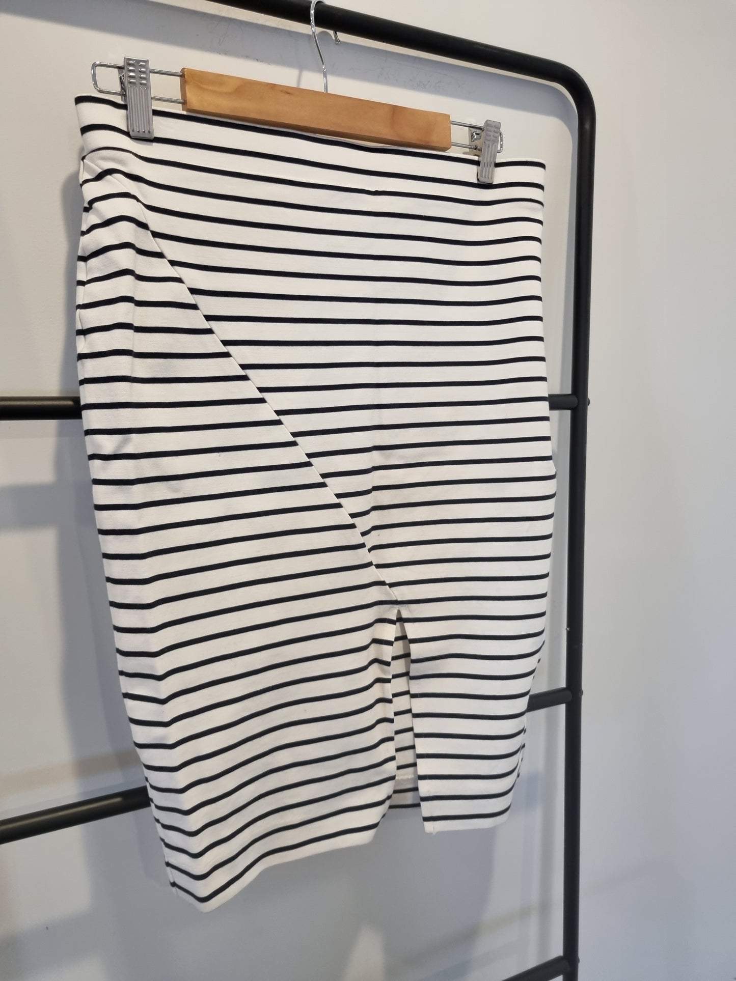 Witchery Skirt - Size 12