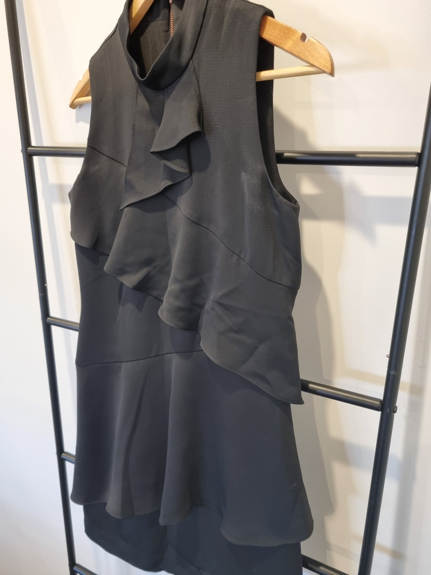Cue Sleeveless Dress - Size 6