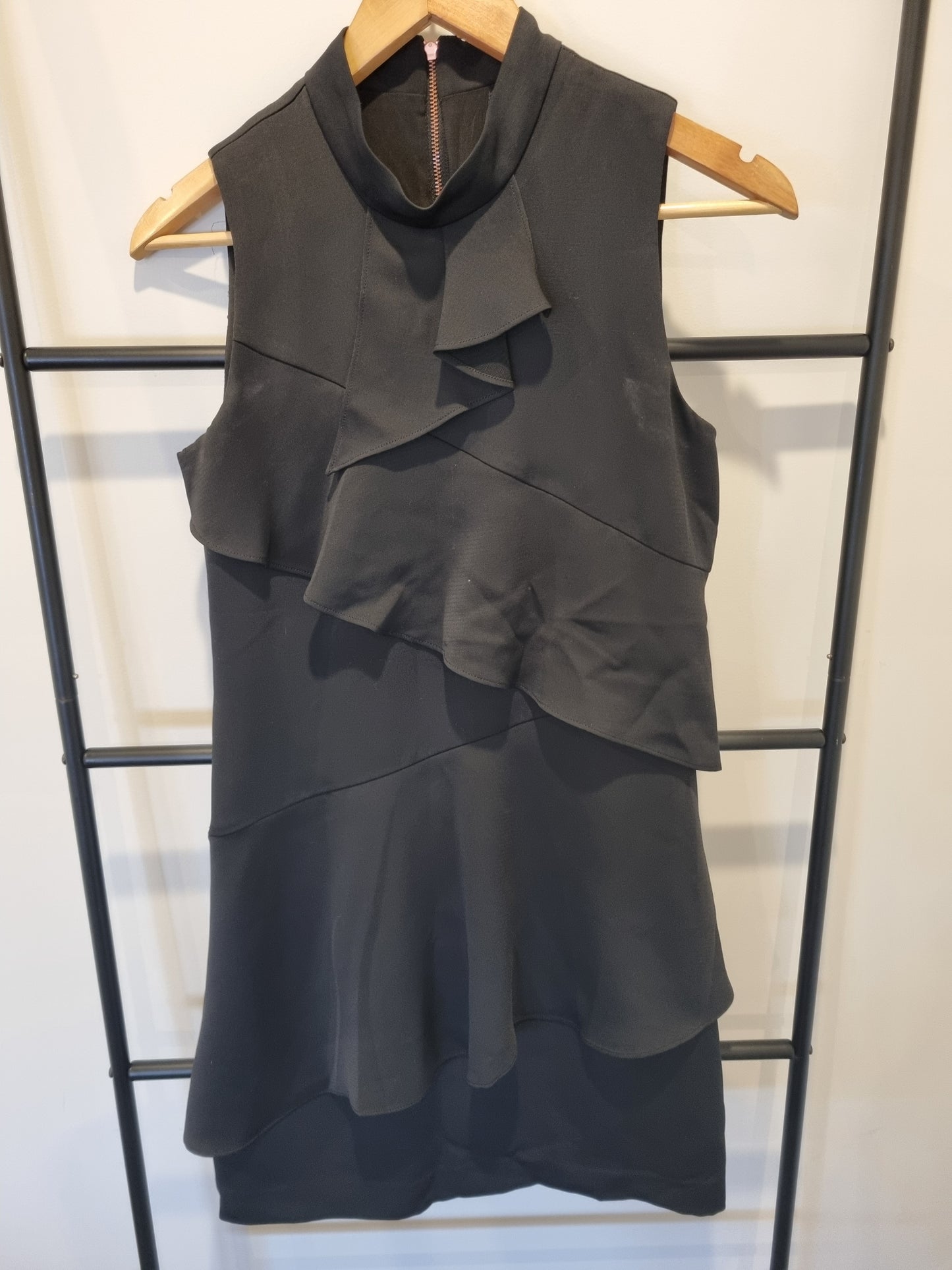Cue Sleeveless Dress - Size 6