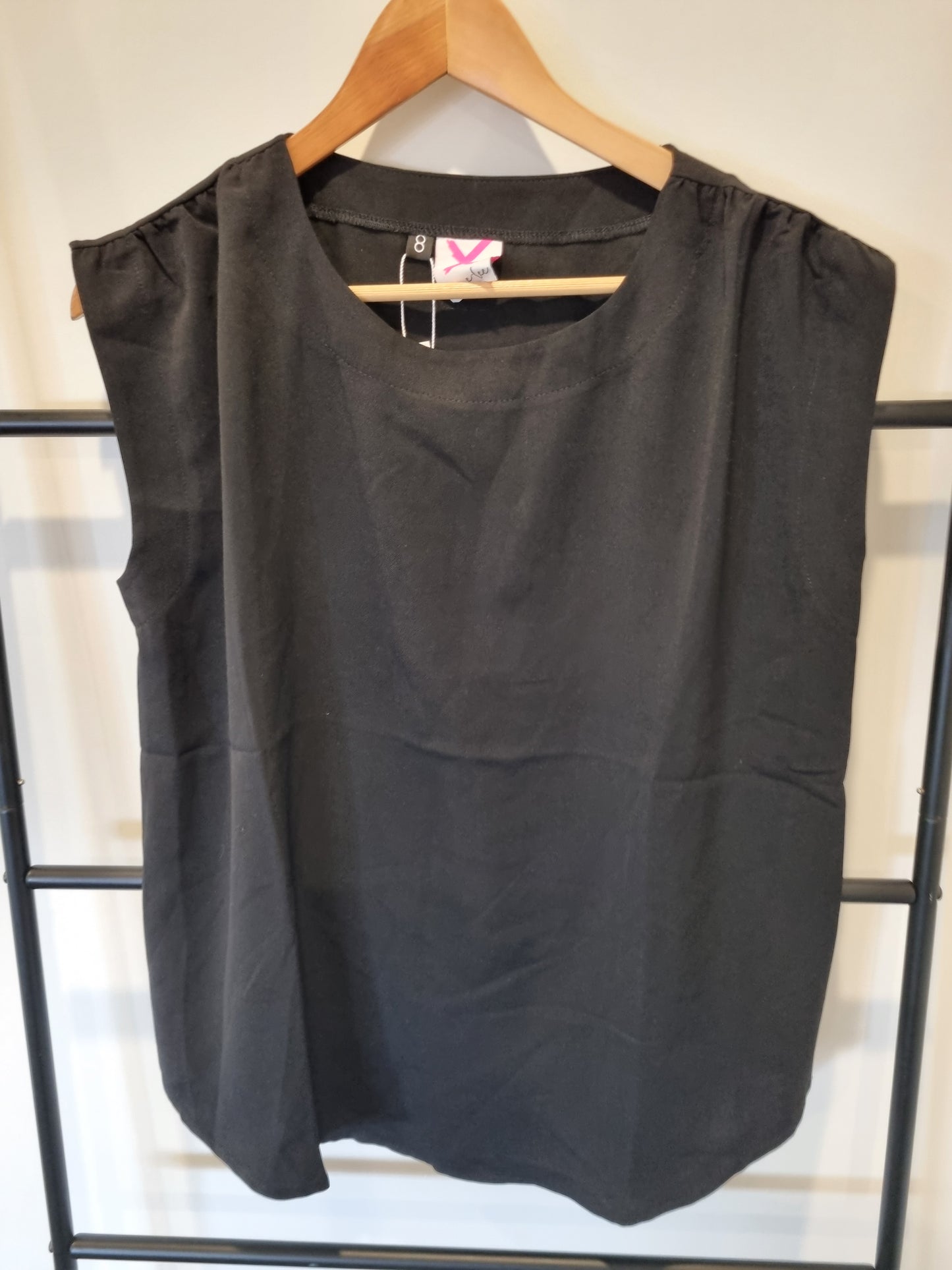 HomeLee Sleeveless Top - Size 8 (BNWT)