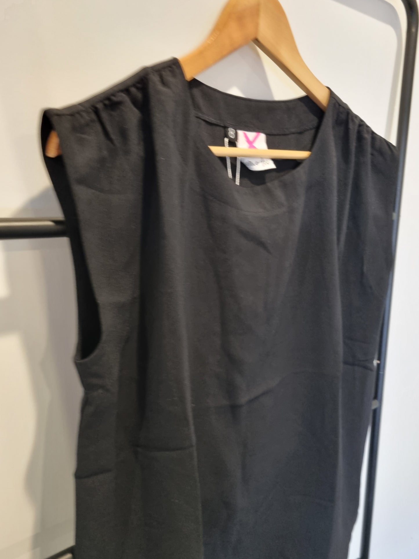 HomeLee Sleeveless Top - Size 8 (BNWT)