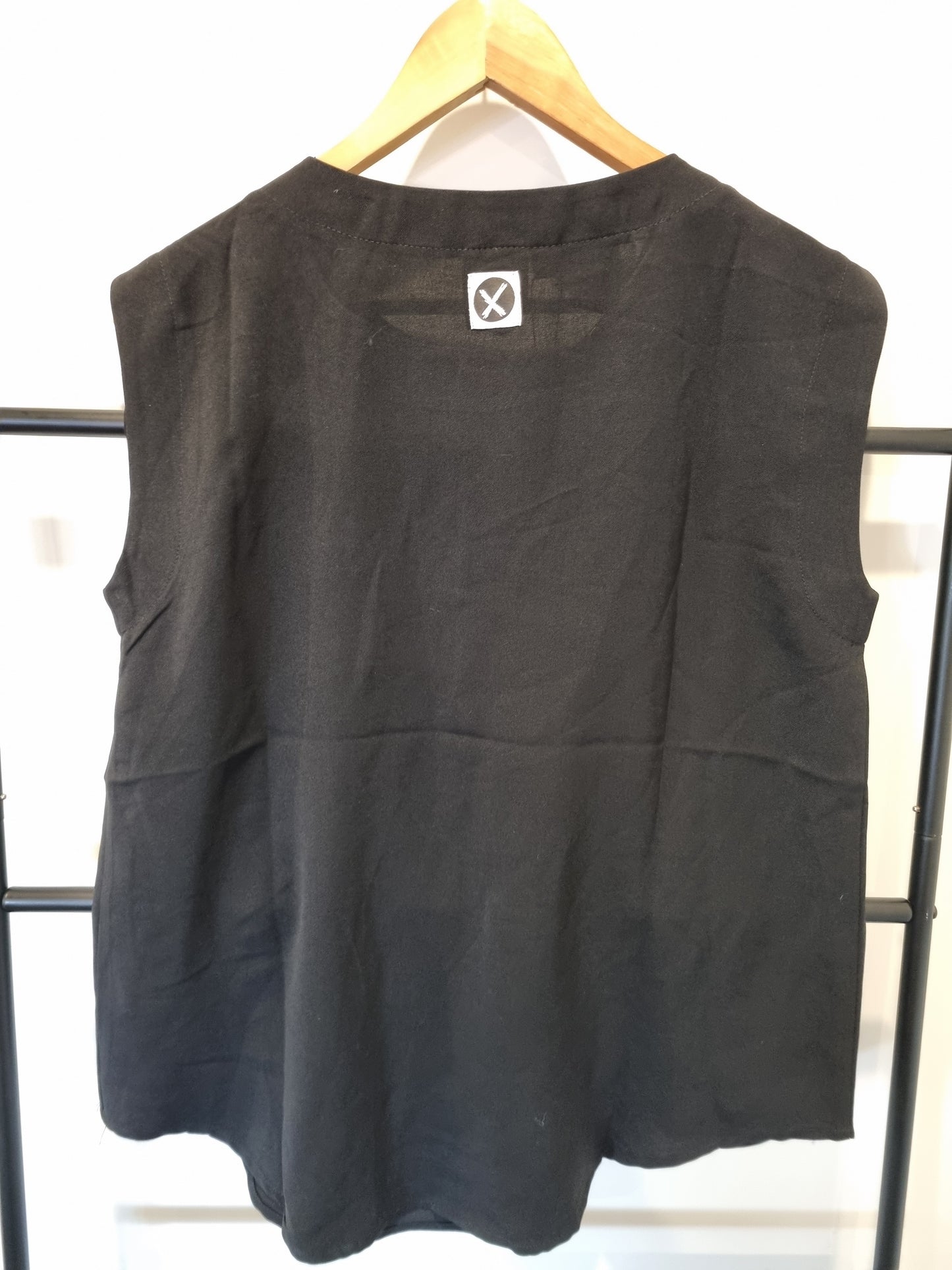 HomeLee Sleeveless Top - Size 8 (BNWT)