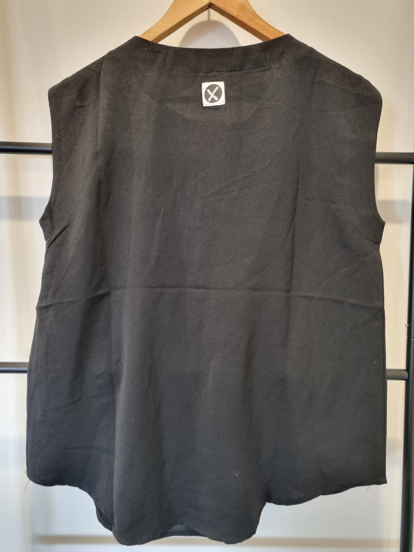 HomeLee Sleeveless Top - Size 8 (BNWT)