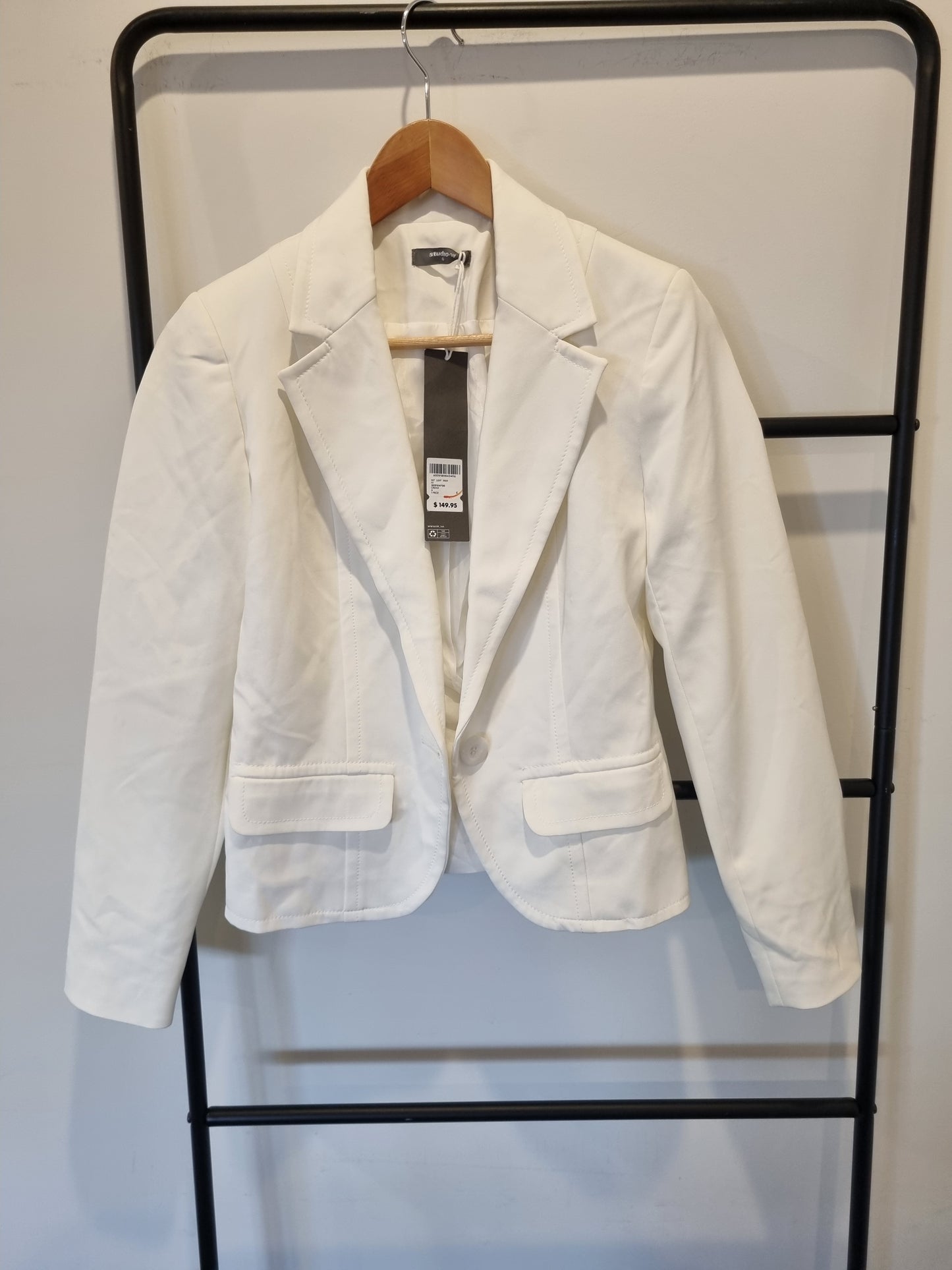 Studio W Cropped Blazer: Size 6 (BNWT)