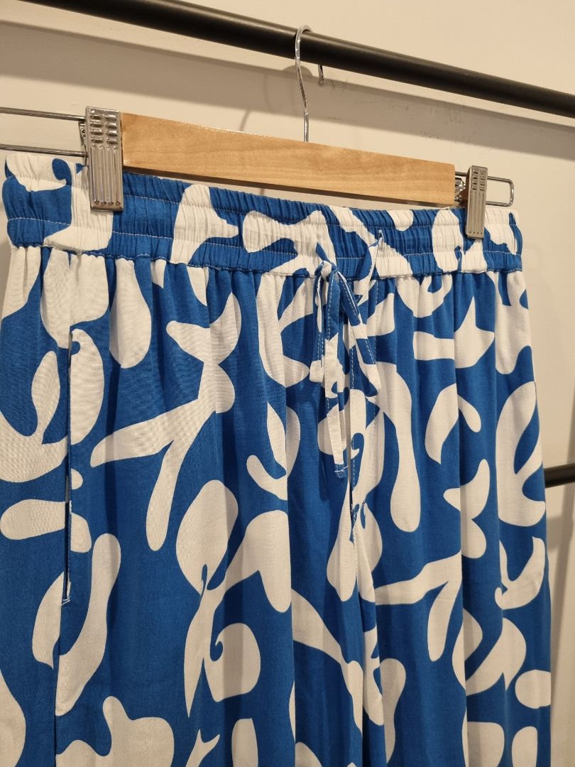 Label of Love Pants, Size M
