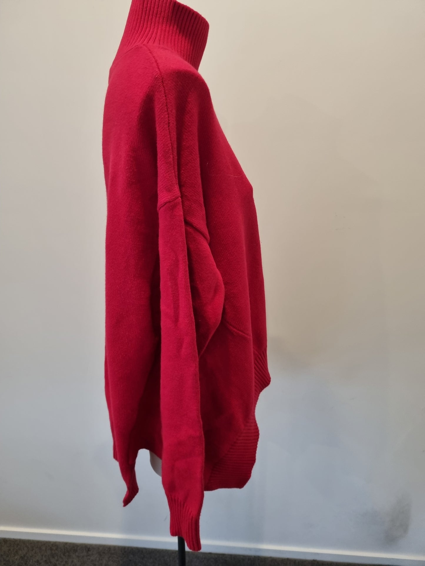 Loe Jumper - Size S