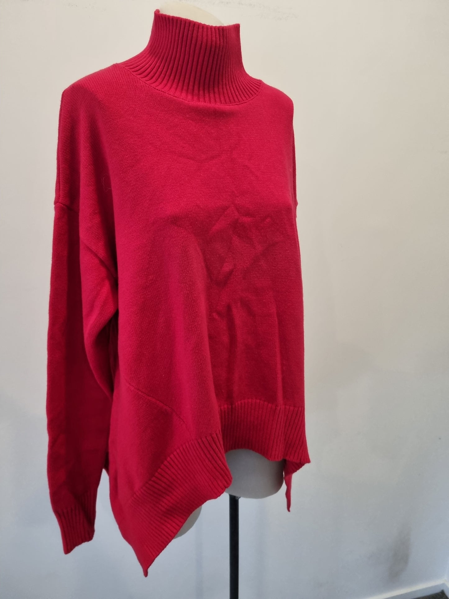Loe Jumper - Size S