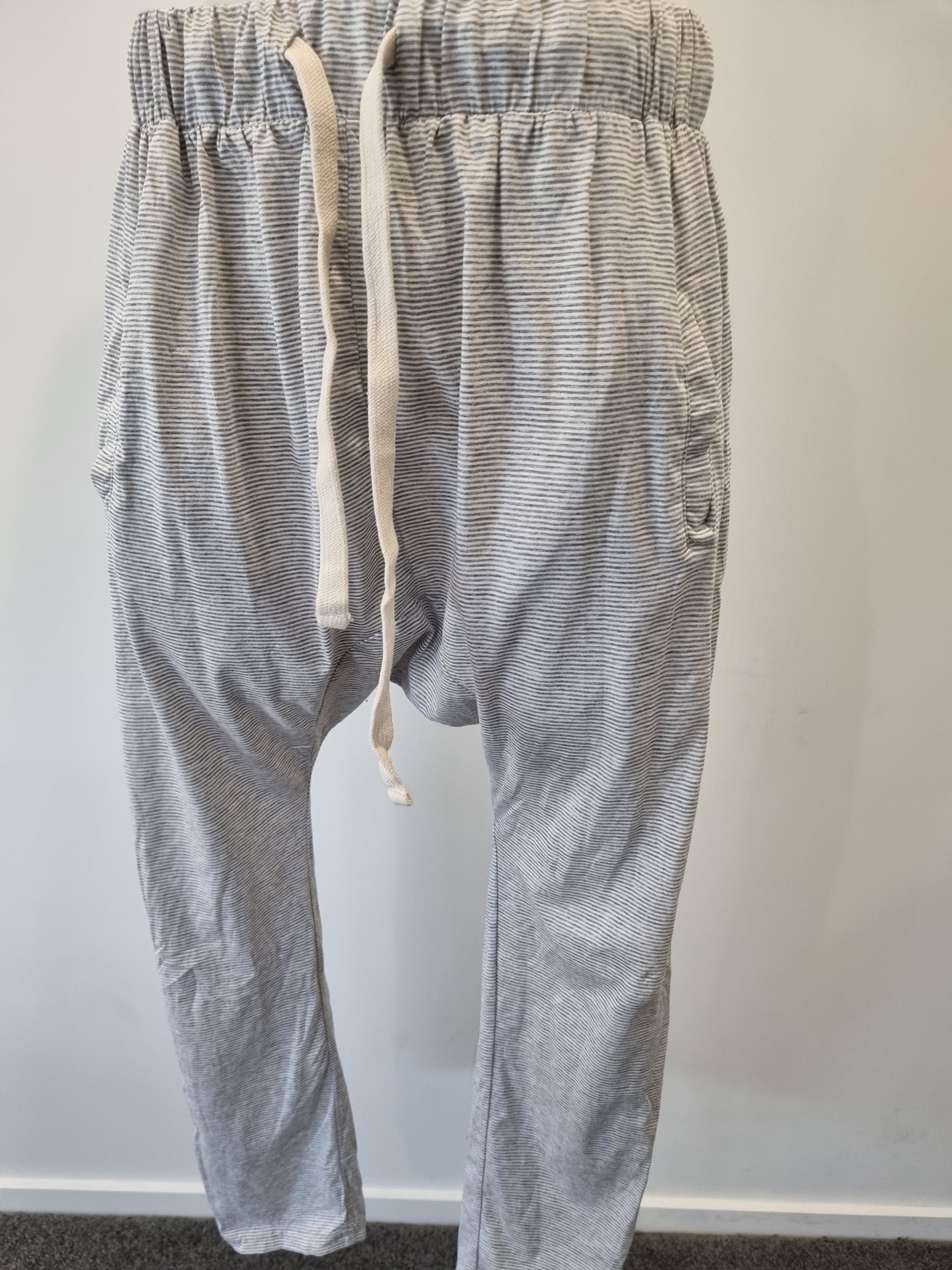 Commoners slouch pants - size 10
