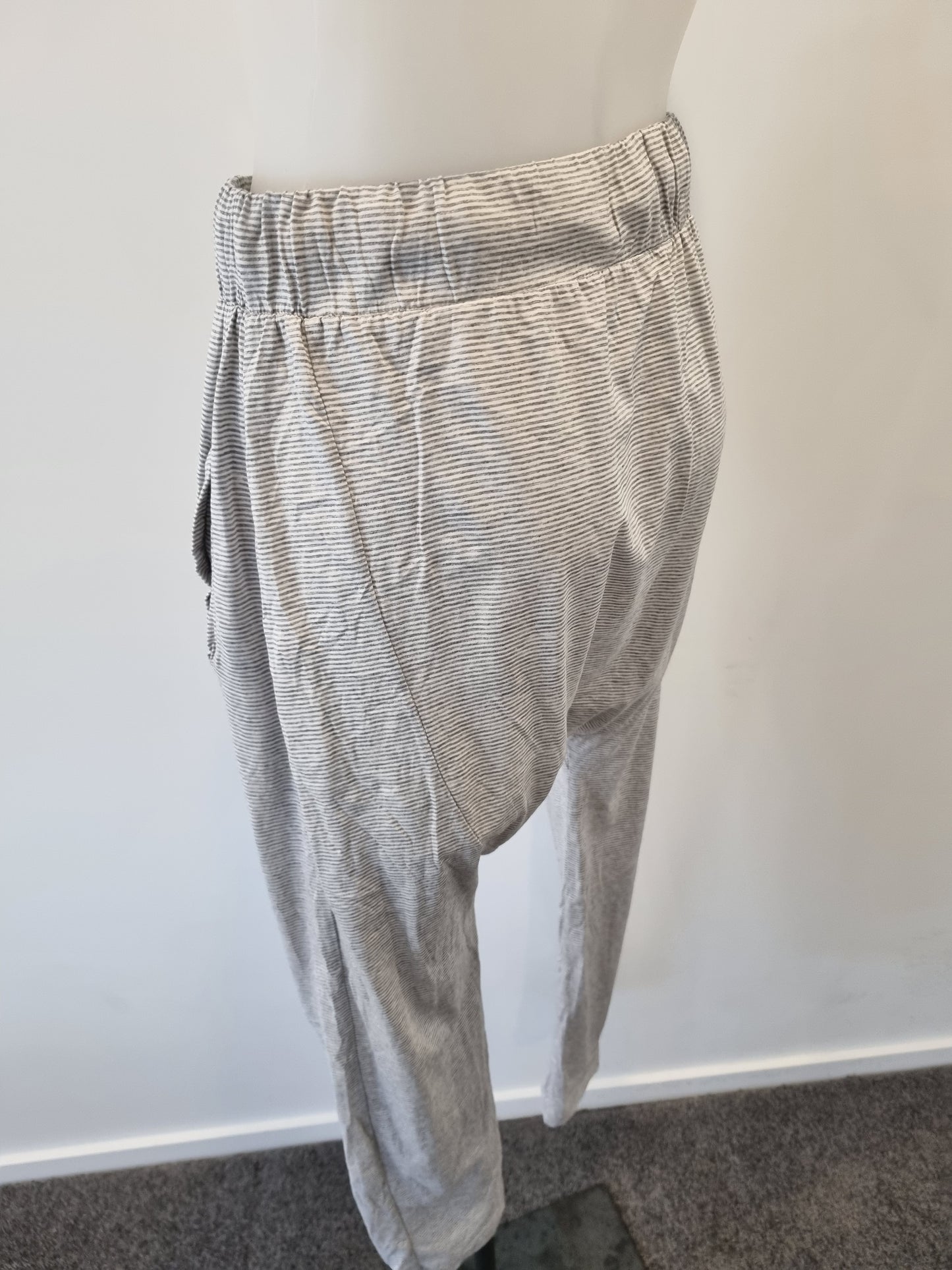 Commoners slouch pants - size 10
