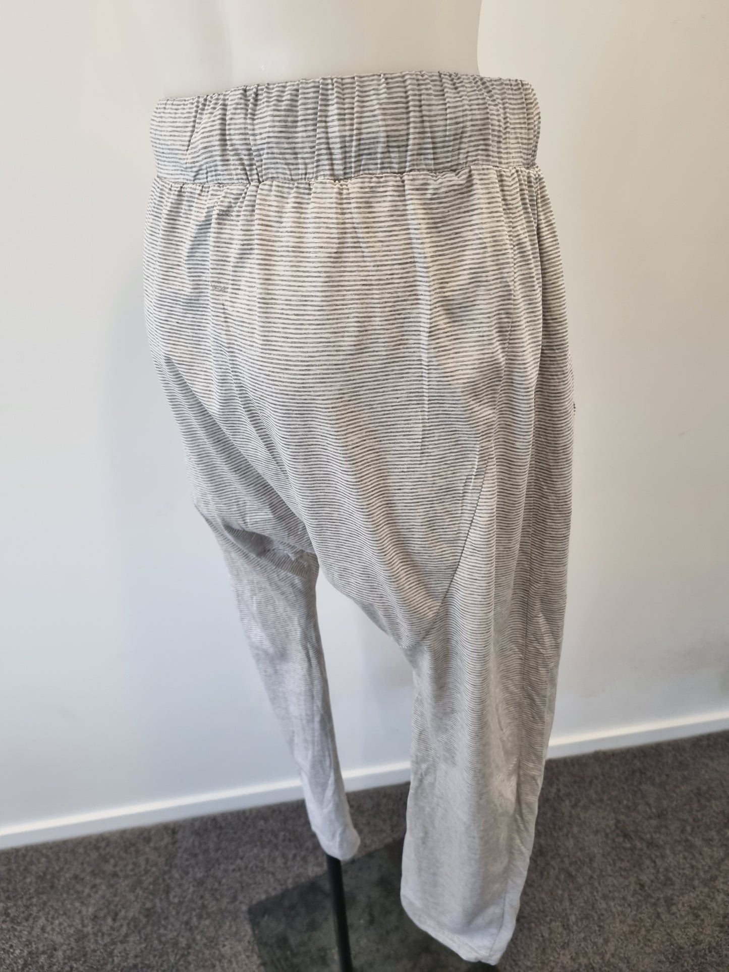 Commoners slouch pants - size 10