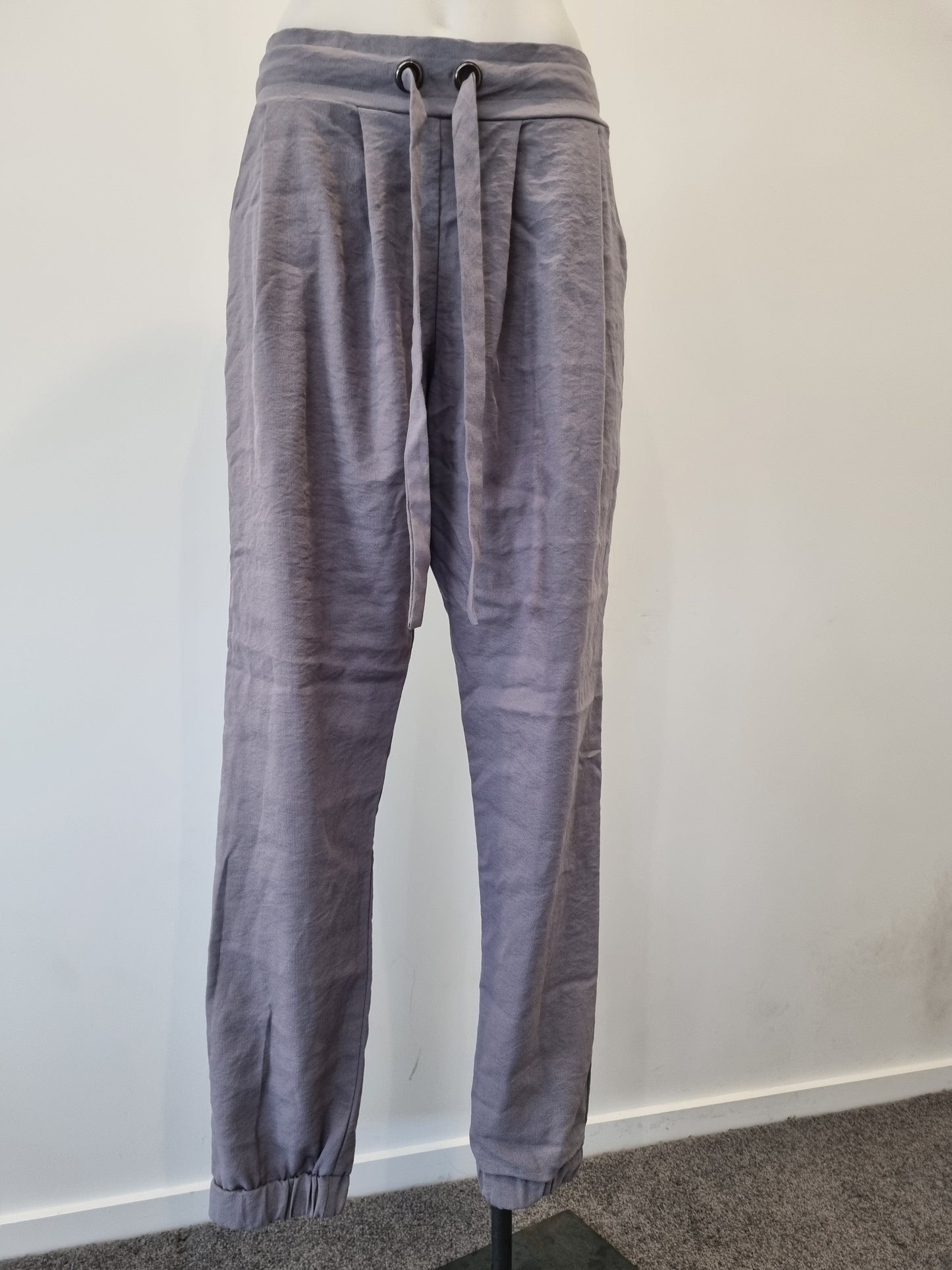 Kilt pants - size 8