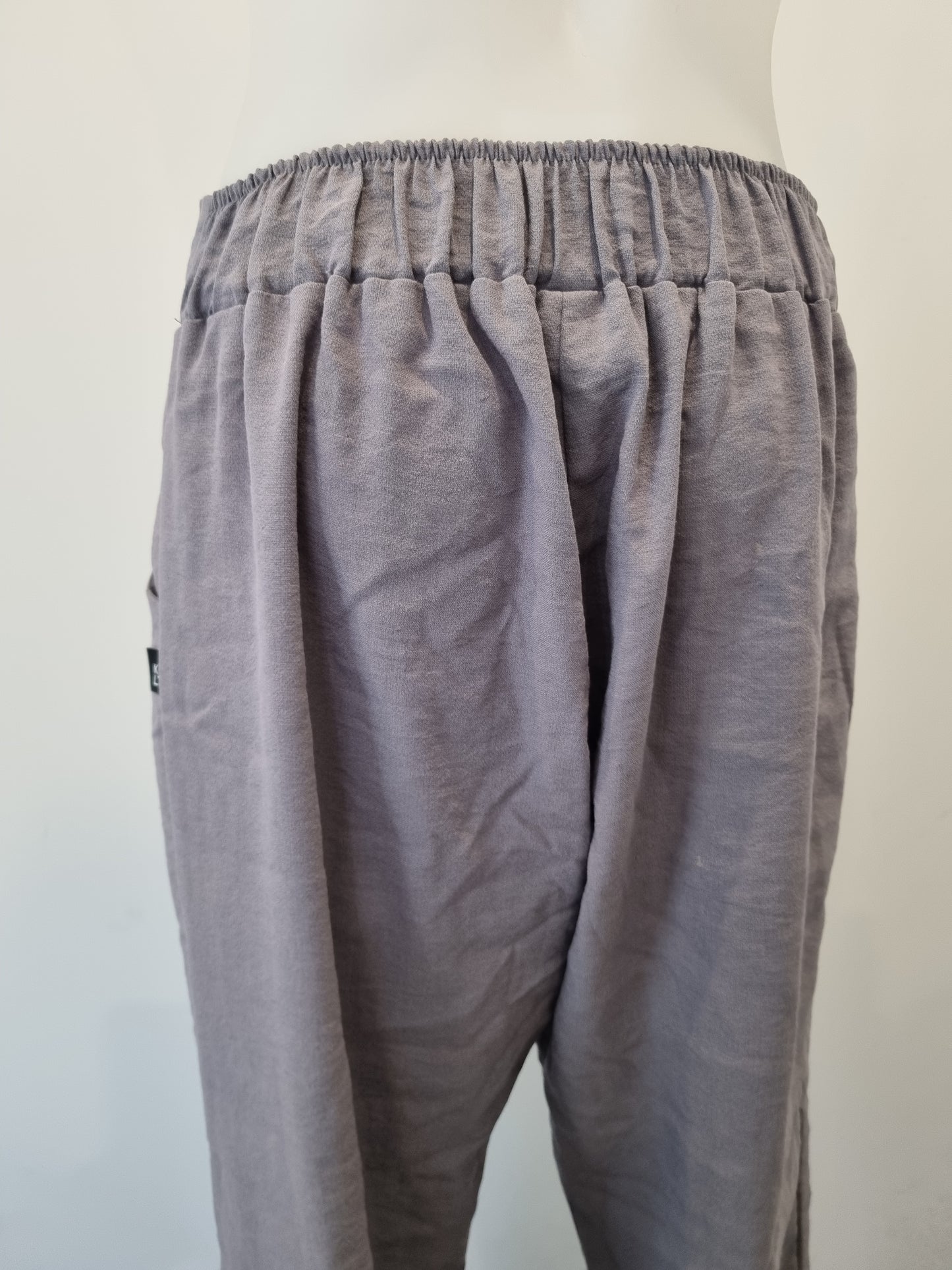 Kilt pants - size 8