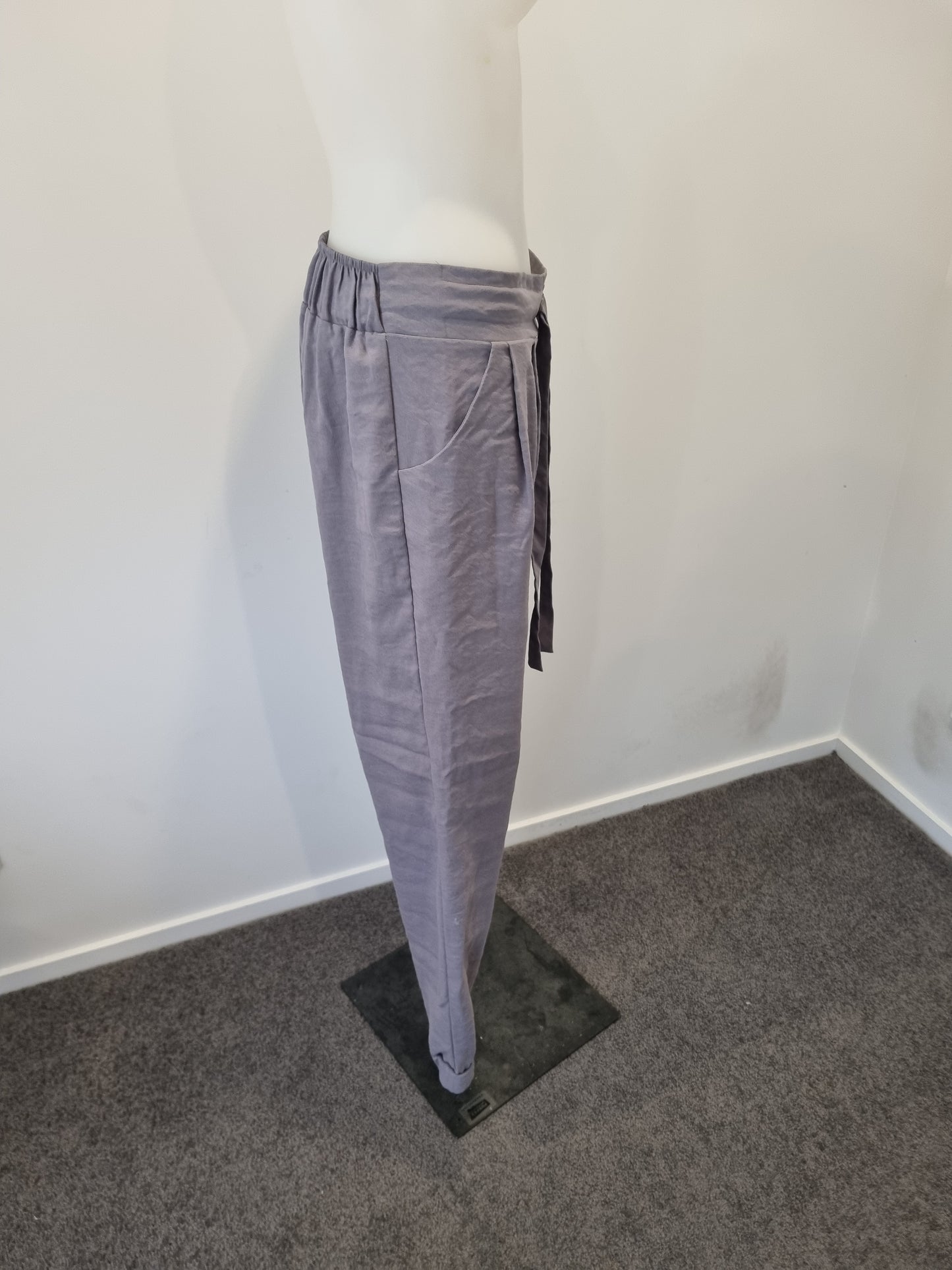 Kilt pants - size 8